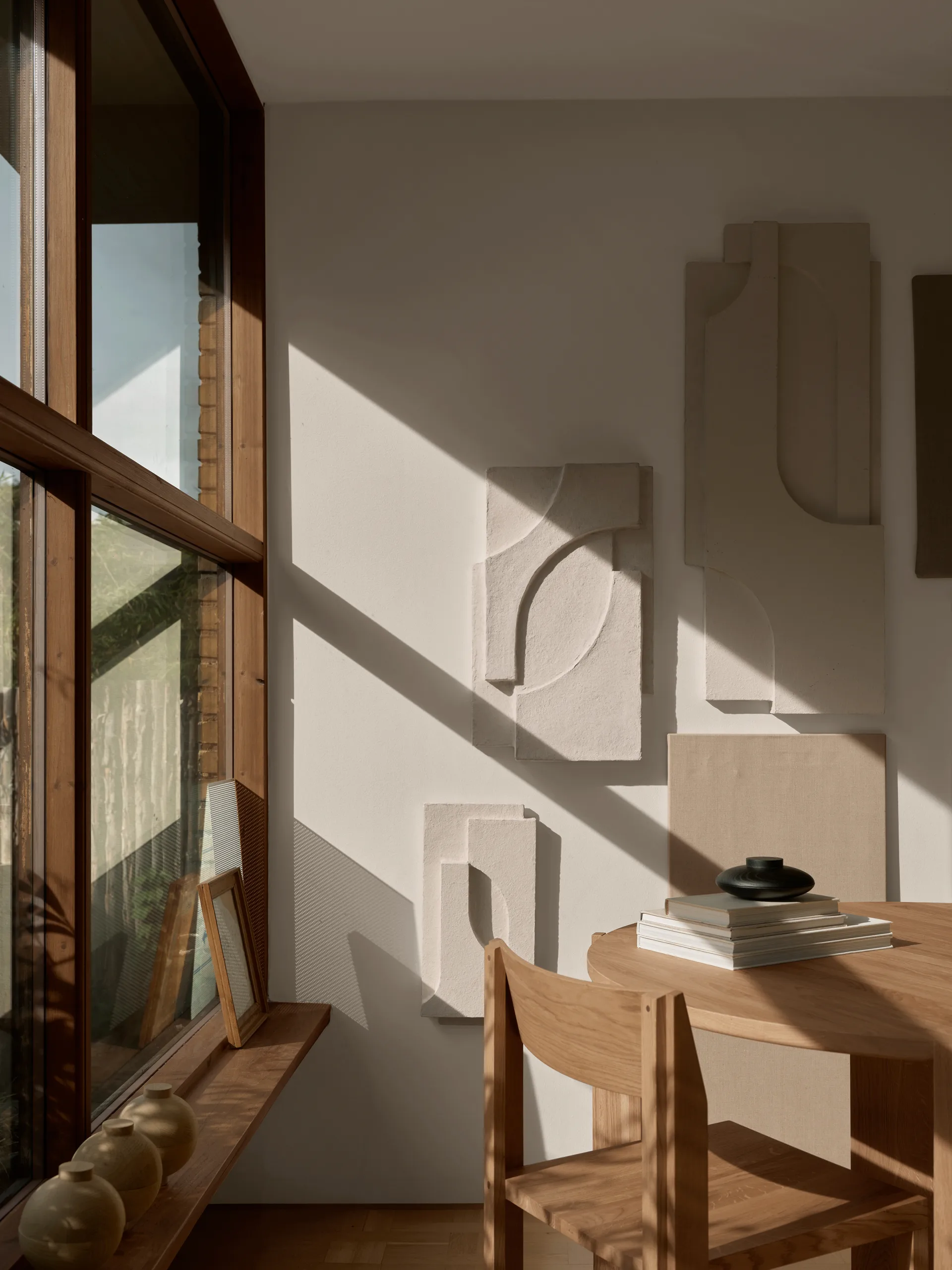 Serif Relief väggdekoration S, Off white Kristina Dam Studio