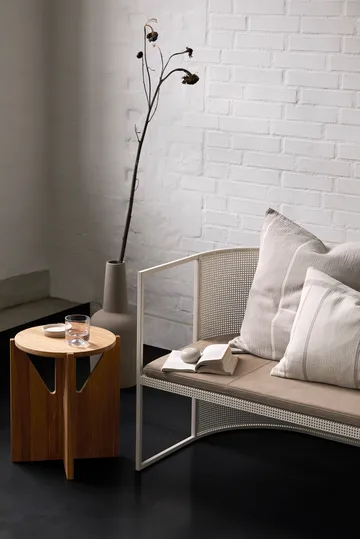 Simple pall Ø36 cm - Varm lackerad ek - Kristina Dam Studio