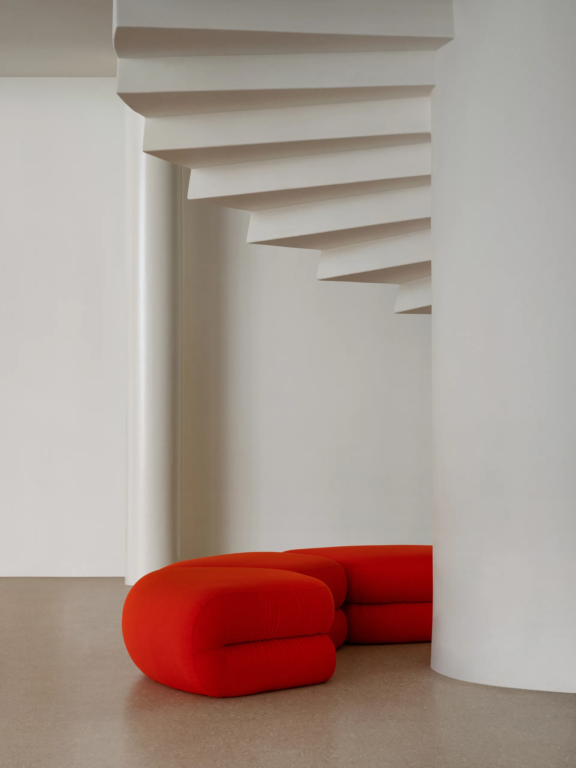 BAU fotpall stängd, helklädd-vidar 0542-röd, stängd Lammhults