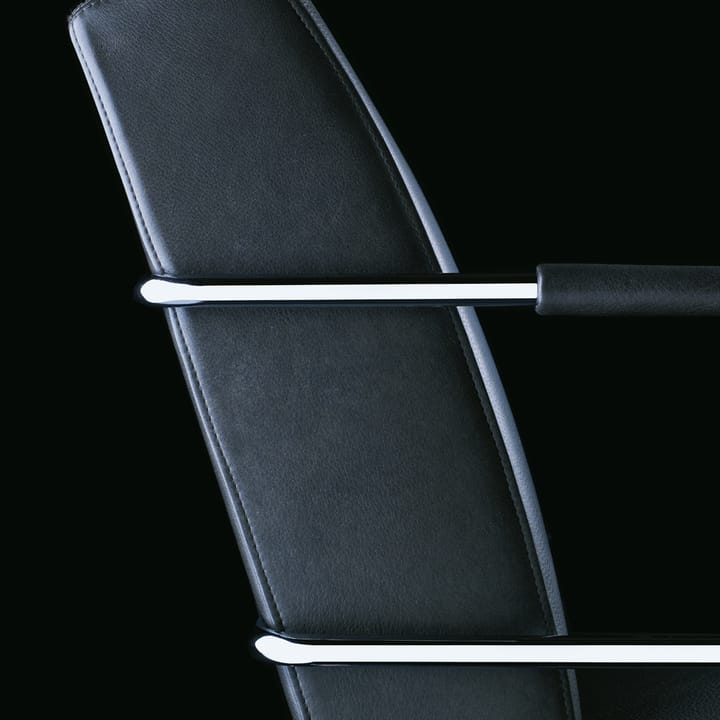 Cinema soffa, Elmo nordic svart-kromben Lammhults
