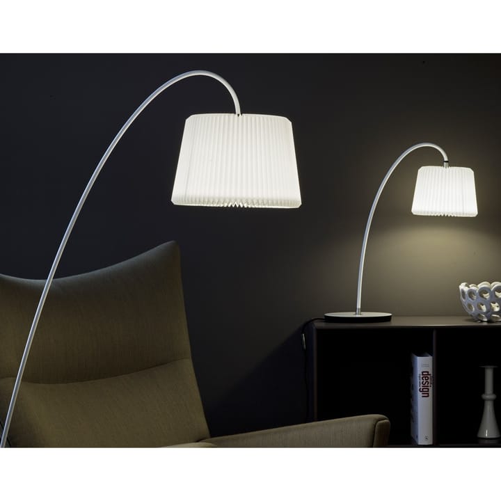 320M Snowdrop golvlampa, vit, svart stativ Le Klint