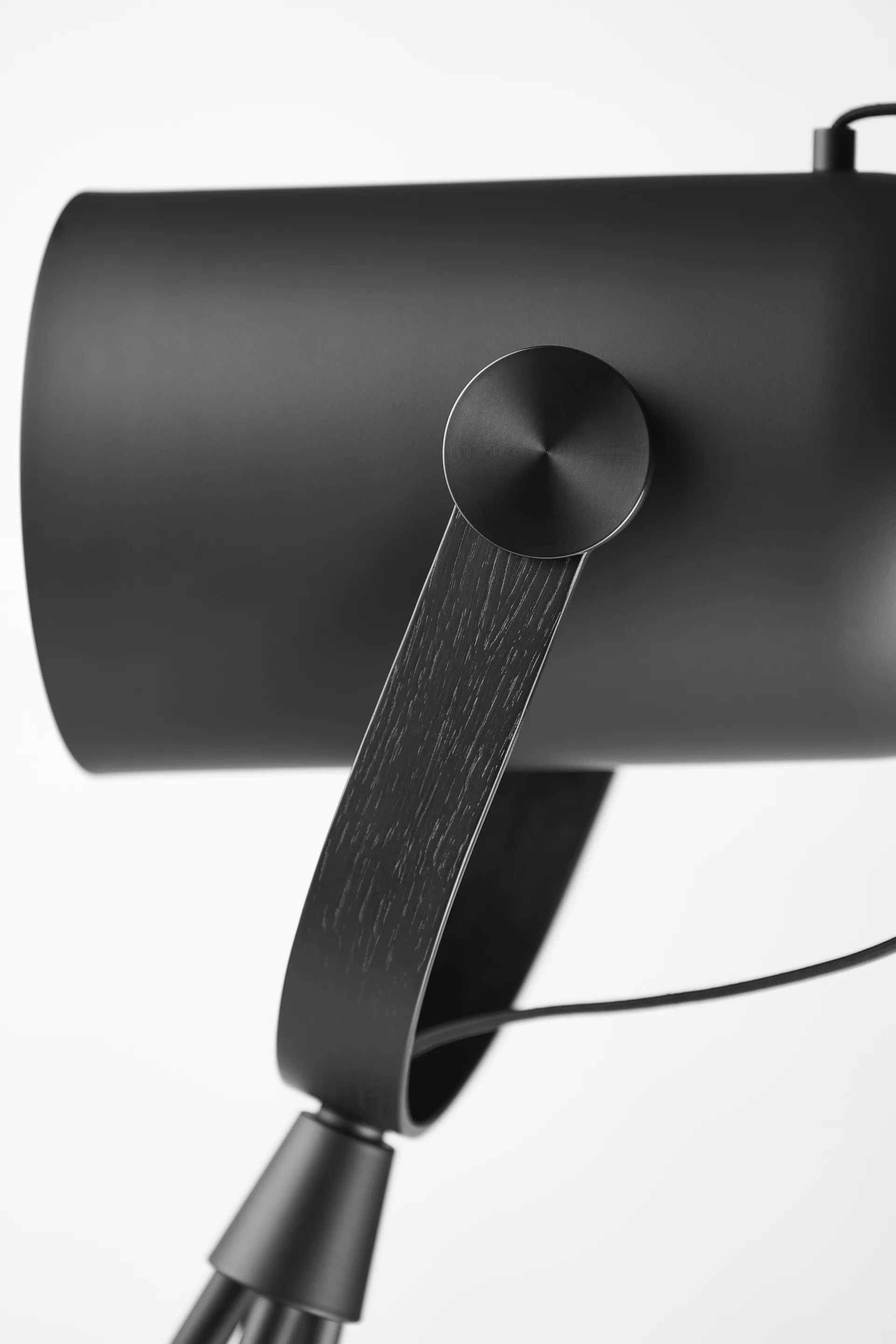 Carronade II golvlampa, Svart-svart ek Le Klint