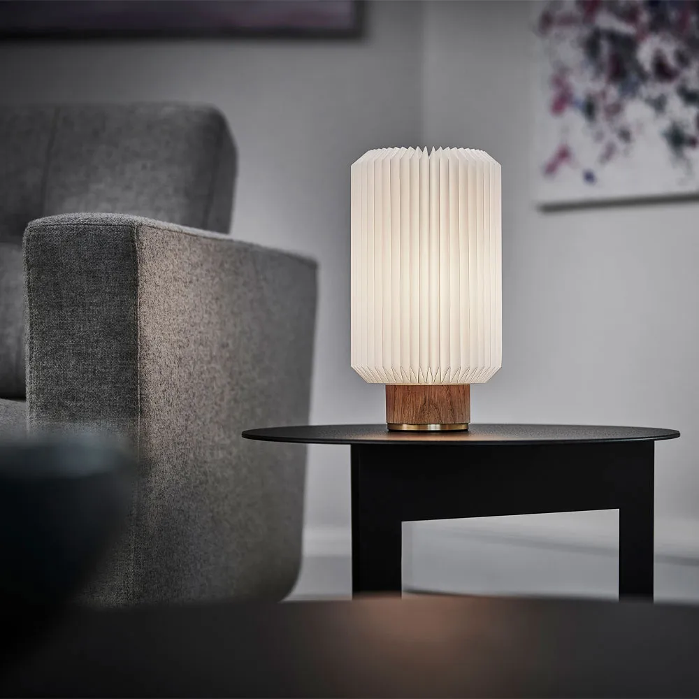 Cylinder 382 bordslampa, vit, small, lampfot ljus ek Le Klint