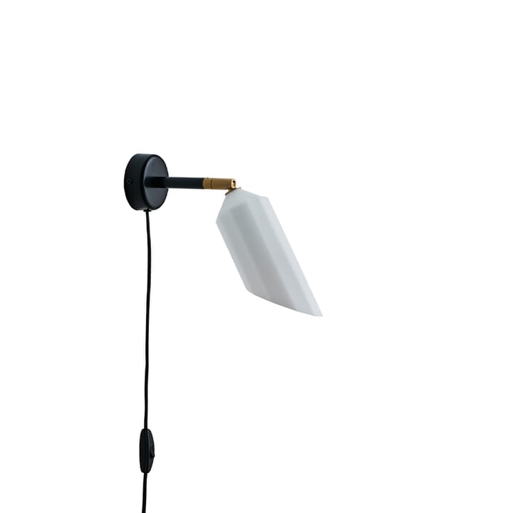 Pliverre 292 vägglampa - opal, svart stativ, mässingdetalj - Le Klint