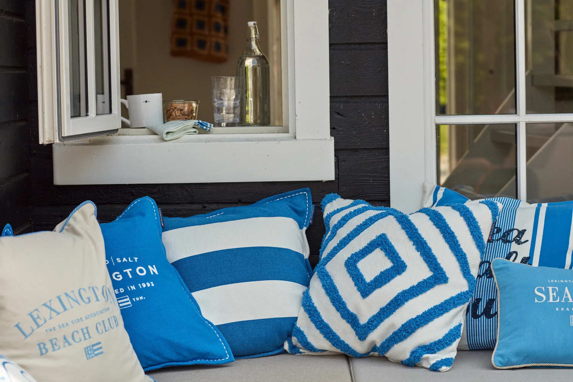 Beach Club Embroidered kuddfodral 50x50 cm, Beige-blå Lexington