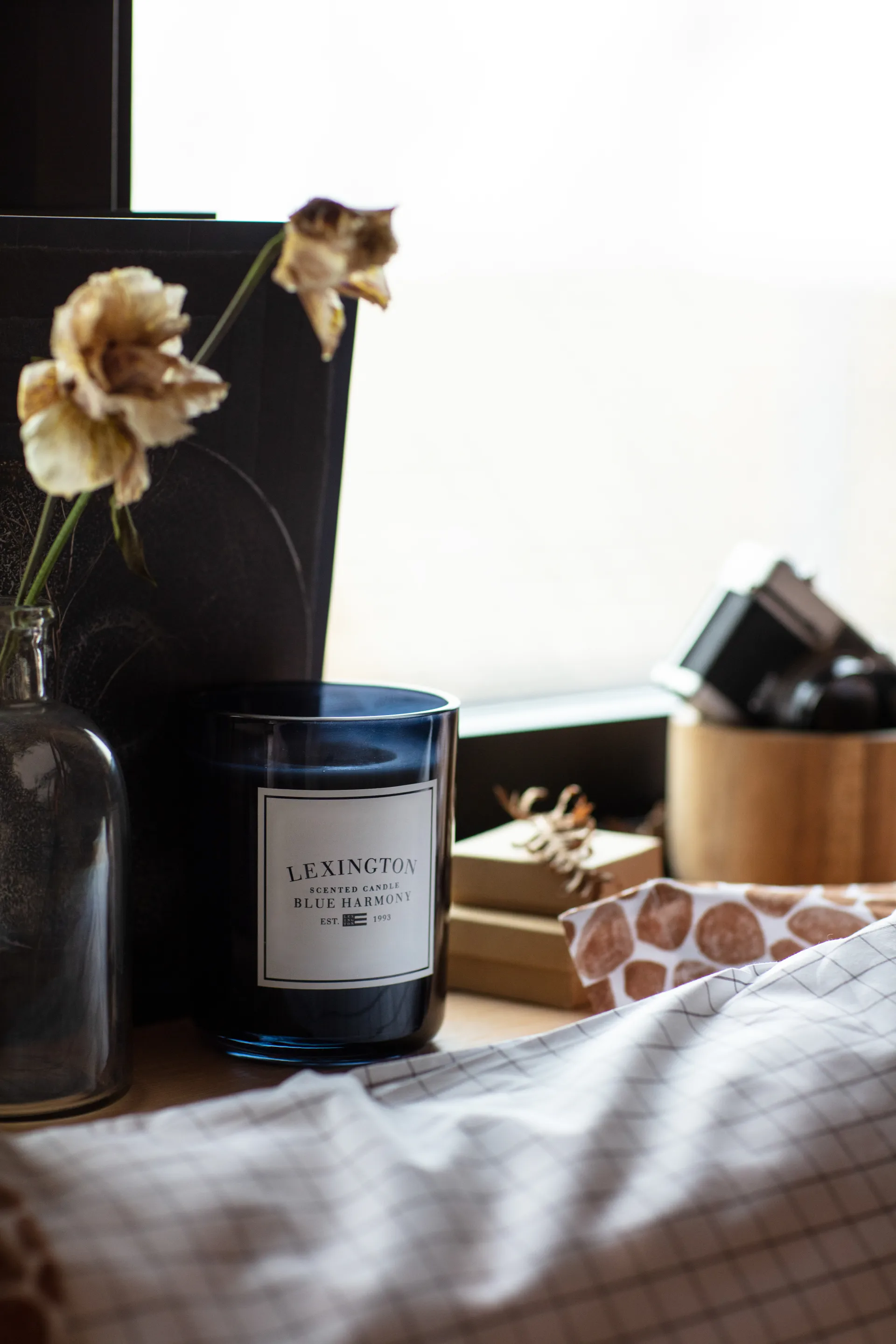 Blue Harmony doftljus 60 timmar, Dark blue Lexington