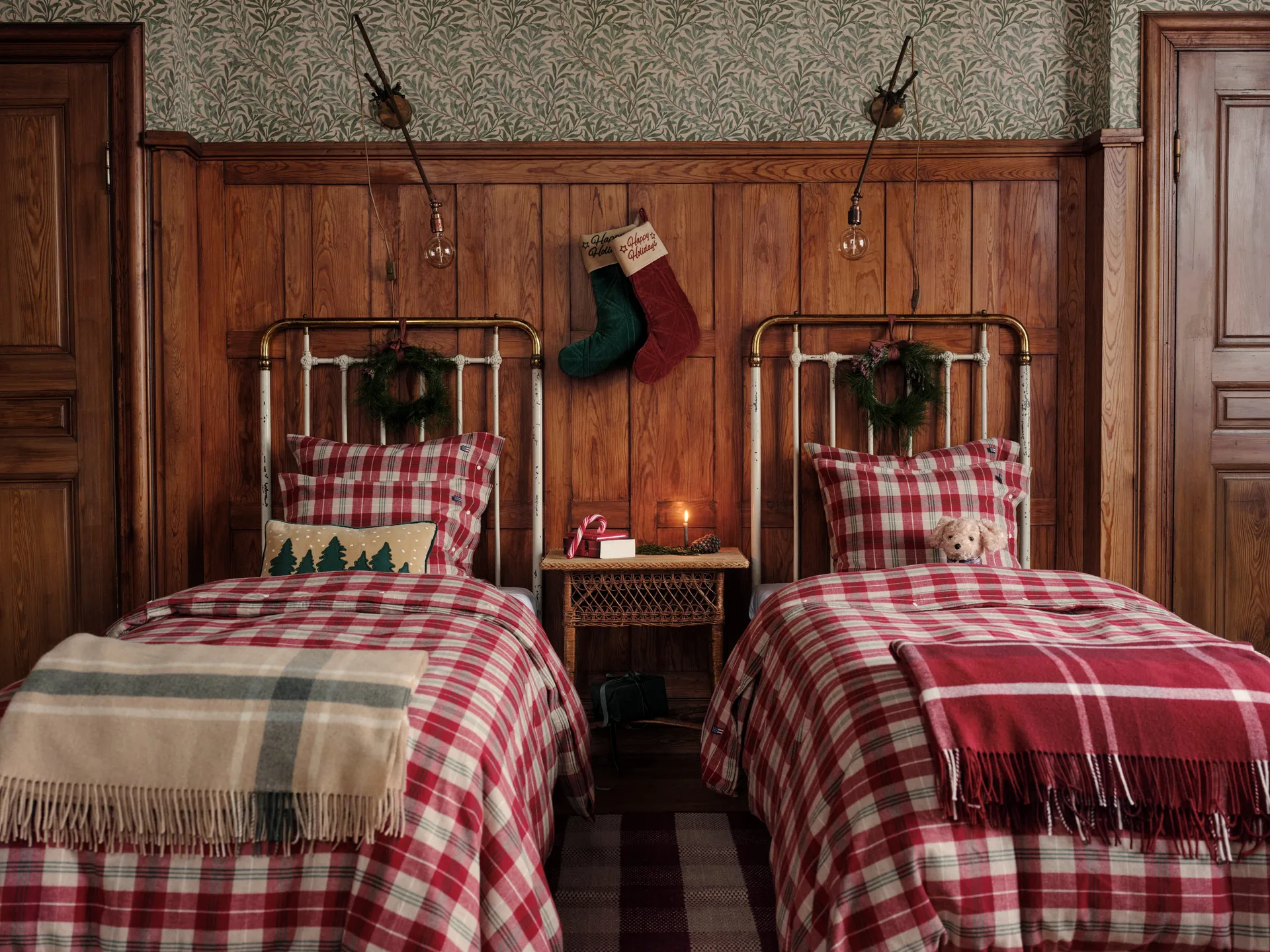 Happy Holidays velvet julstrumpa, Röd Lexington