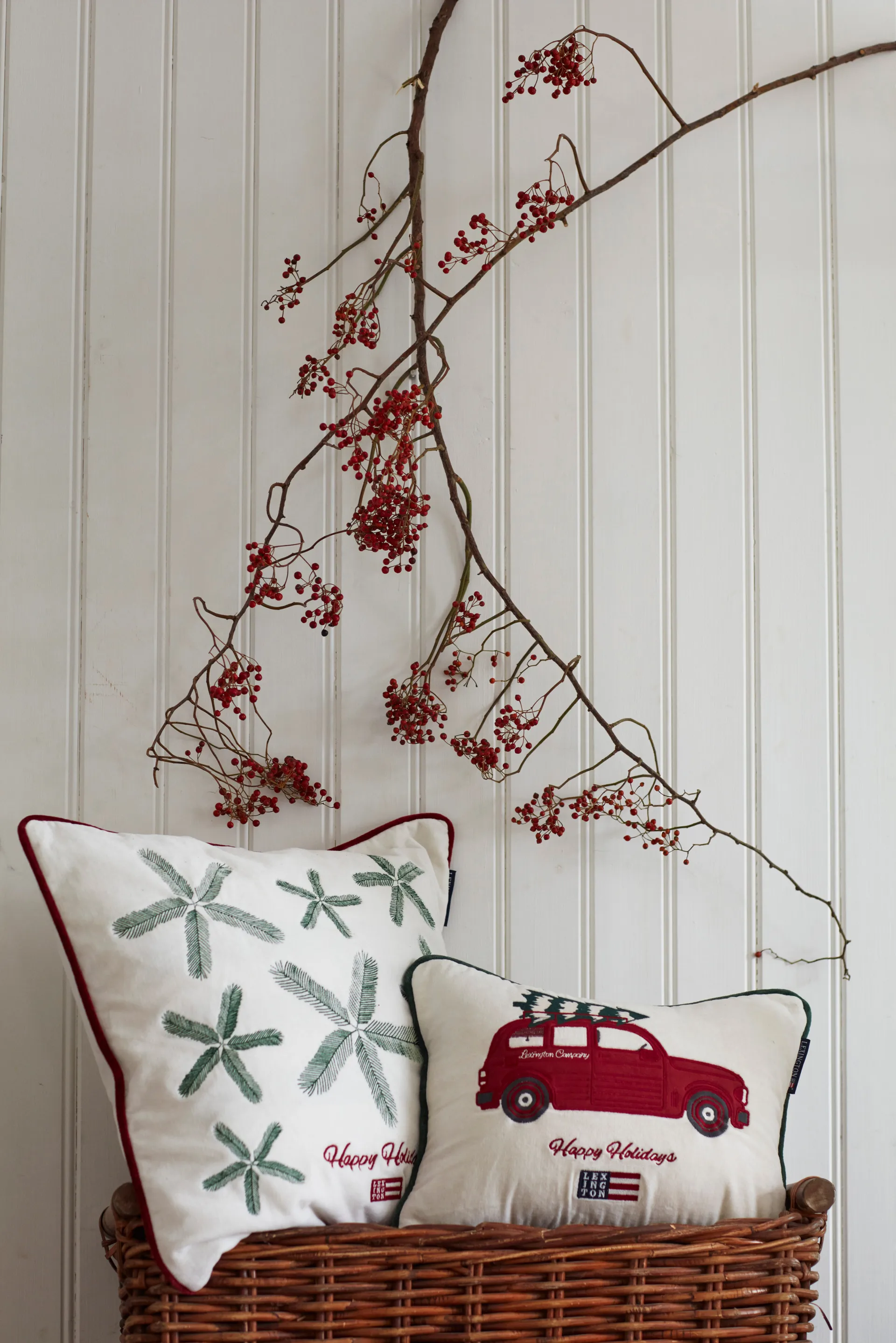 Holiday Car Organic Cotton Velvet kudde 30x40 cm, White-red multi Lexington