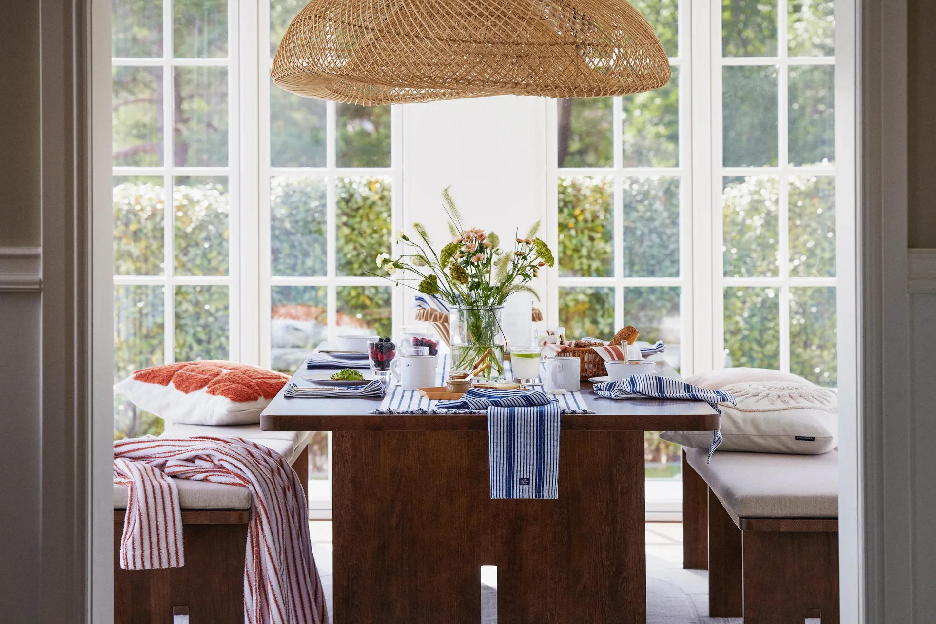 Rug Graphic Cotton Canvas kuddfodral 50x50 cm, White Lexington