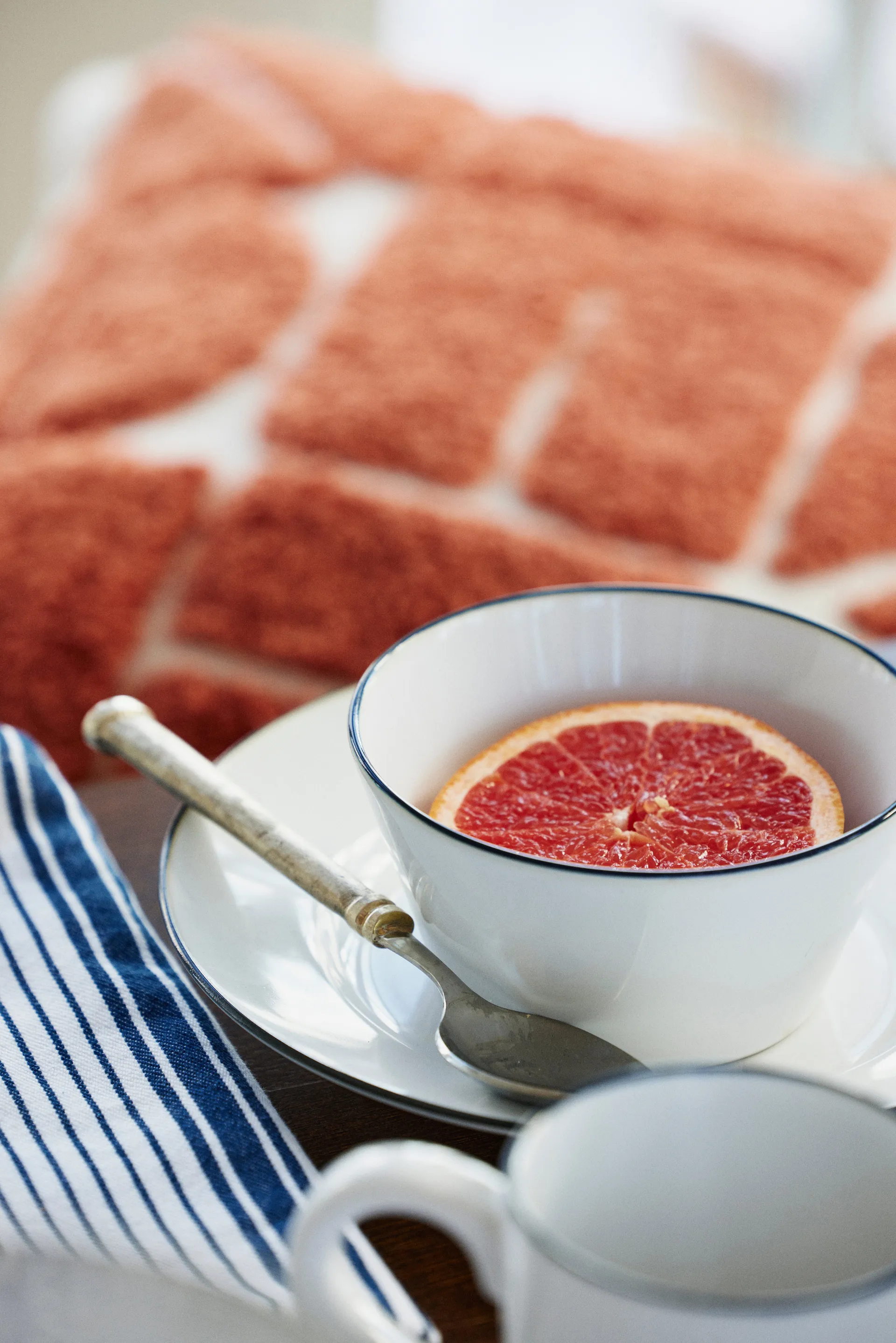 Rug Graphic Cotton Canvas kuddfodral 50x50 cm, White Lexington