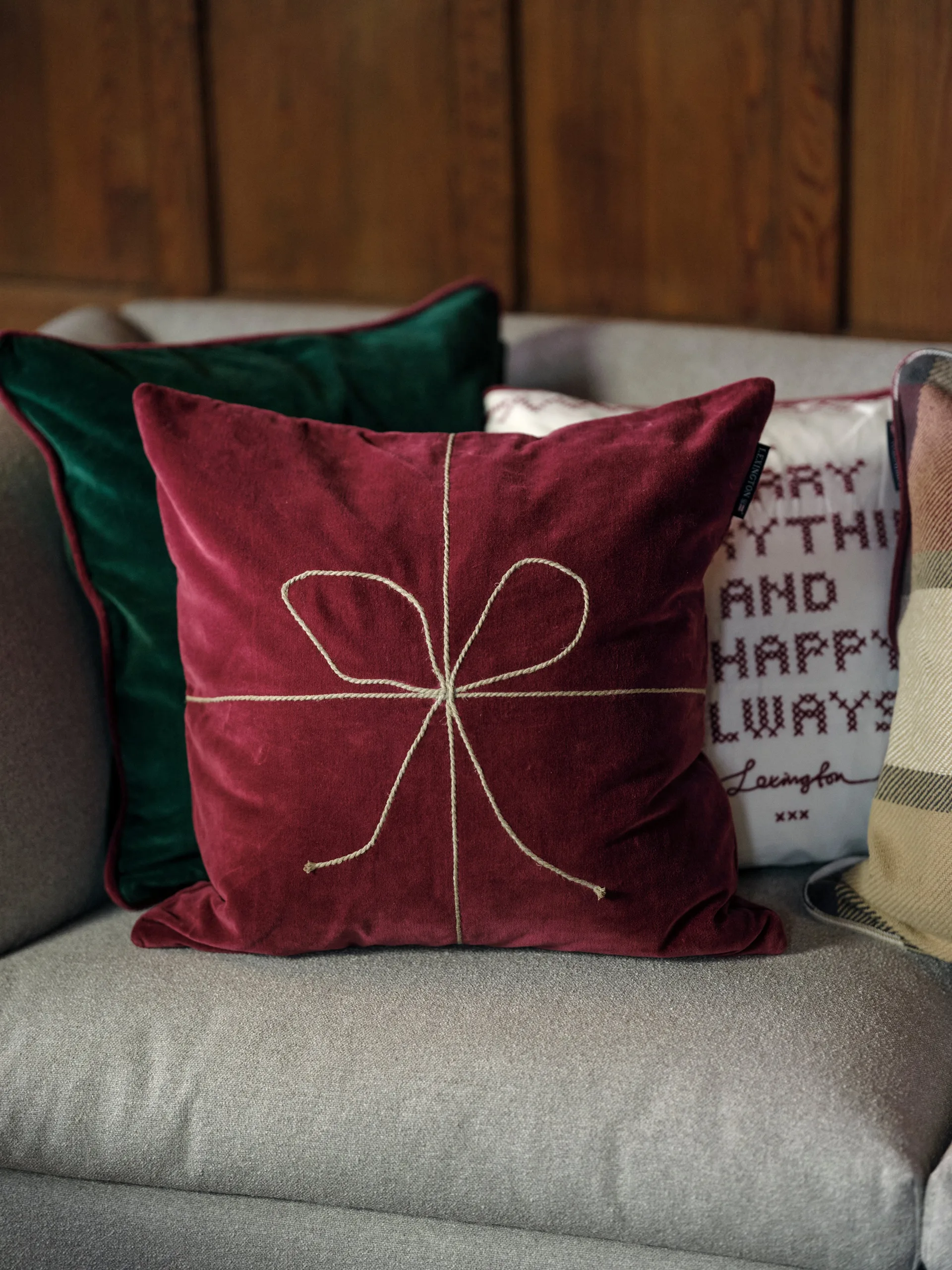 The merrier velvet kuddfodral 50x50 cm, Grön Lexington