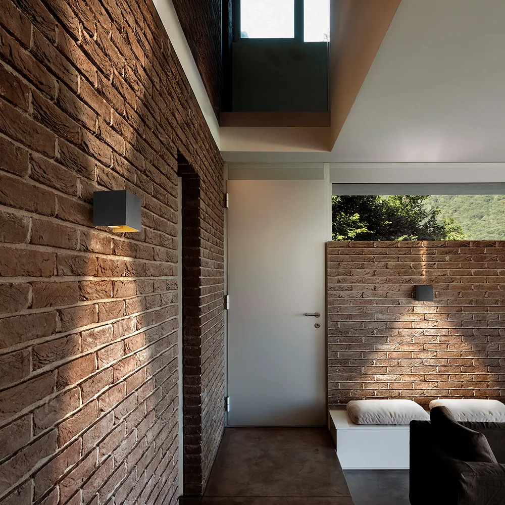 Box Mini Up/Down vägglampa, black Light-Point