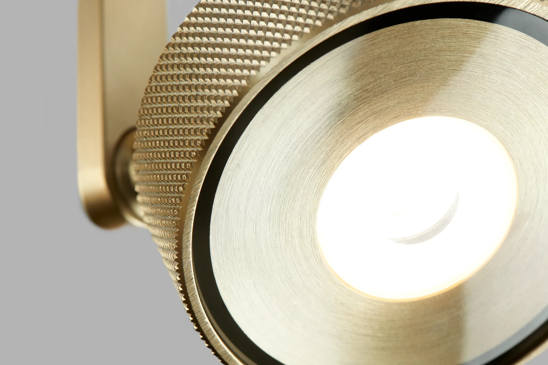 Cosmo C1 plafond switch tune, Brass Light-Point