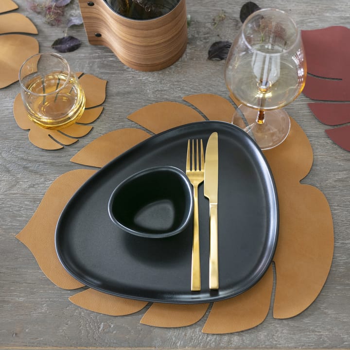 Monstera Leaf Nupo bordstablett L - Burned curry - LIND DNA