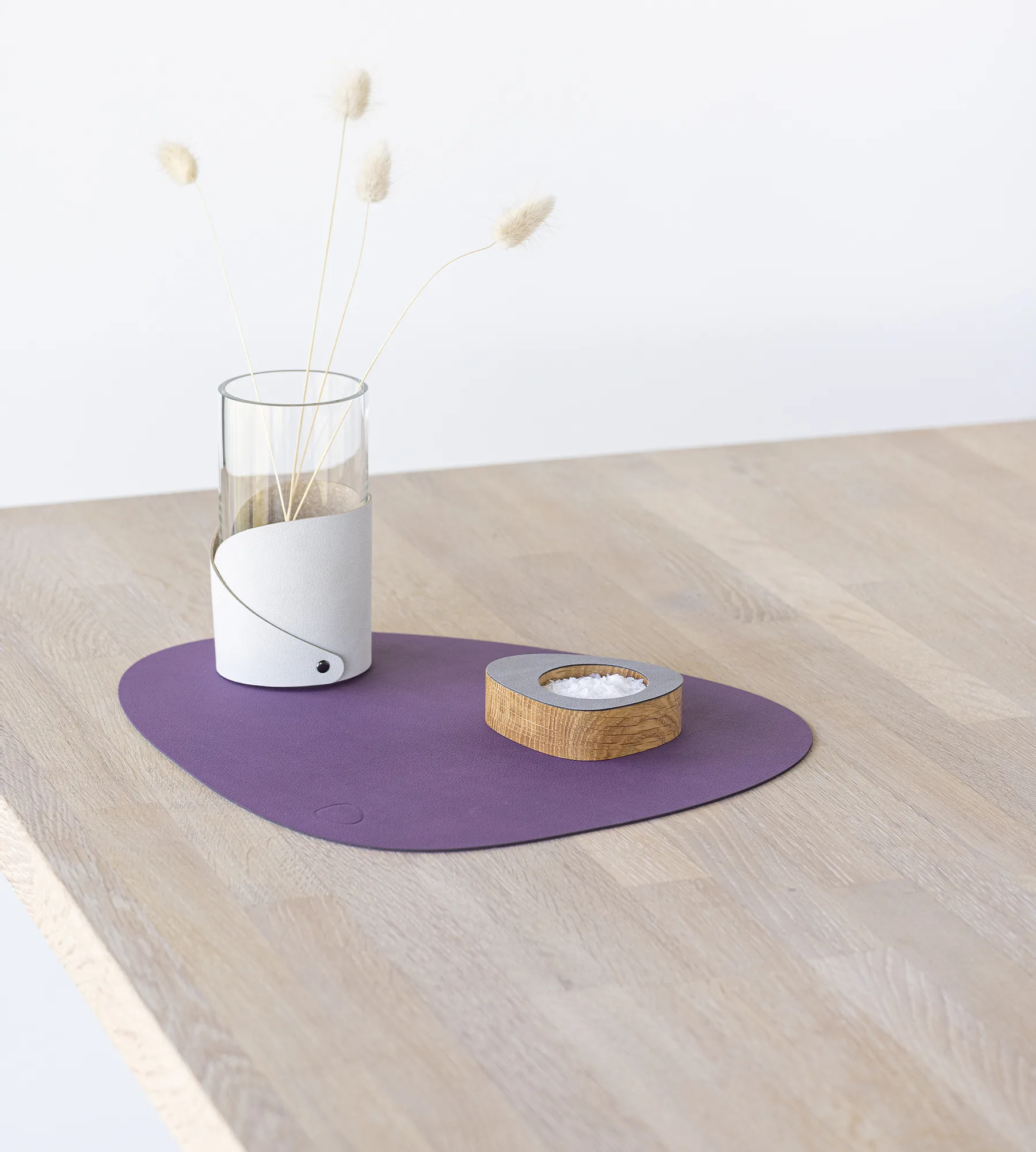 Nupo bordstablett curve M, Plum LIND DNA