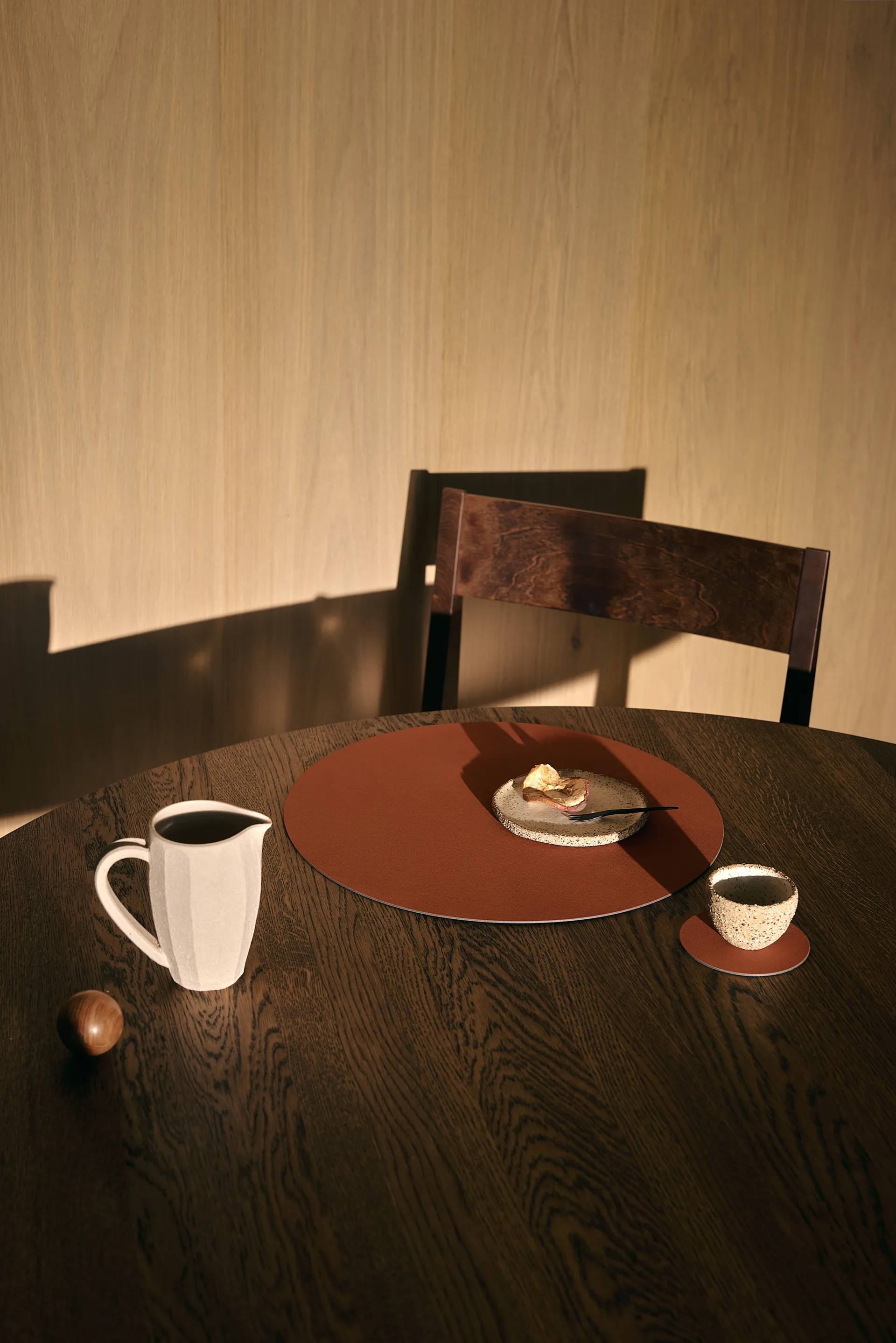 Nupo bordstablett, Rust, circle, L LIND DNA