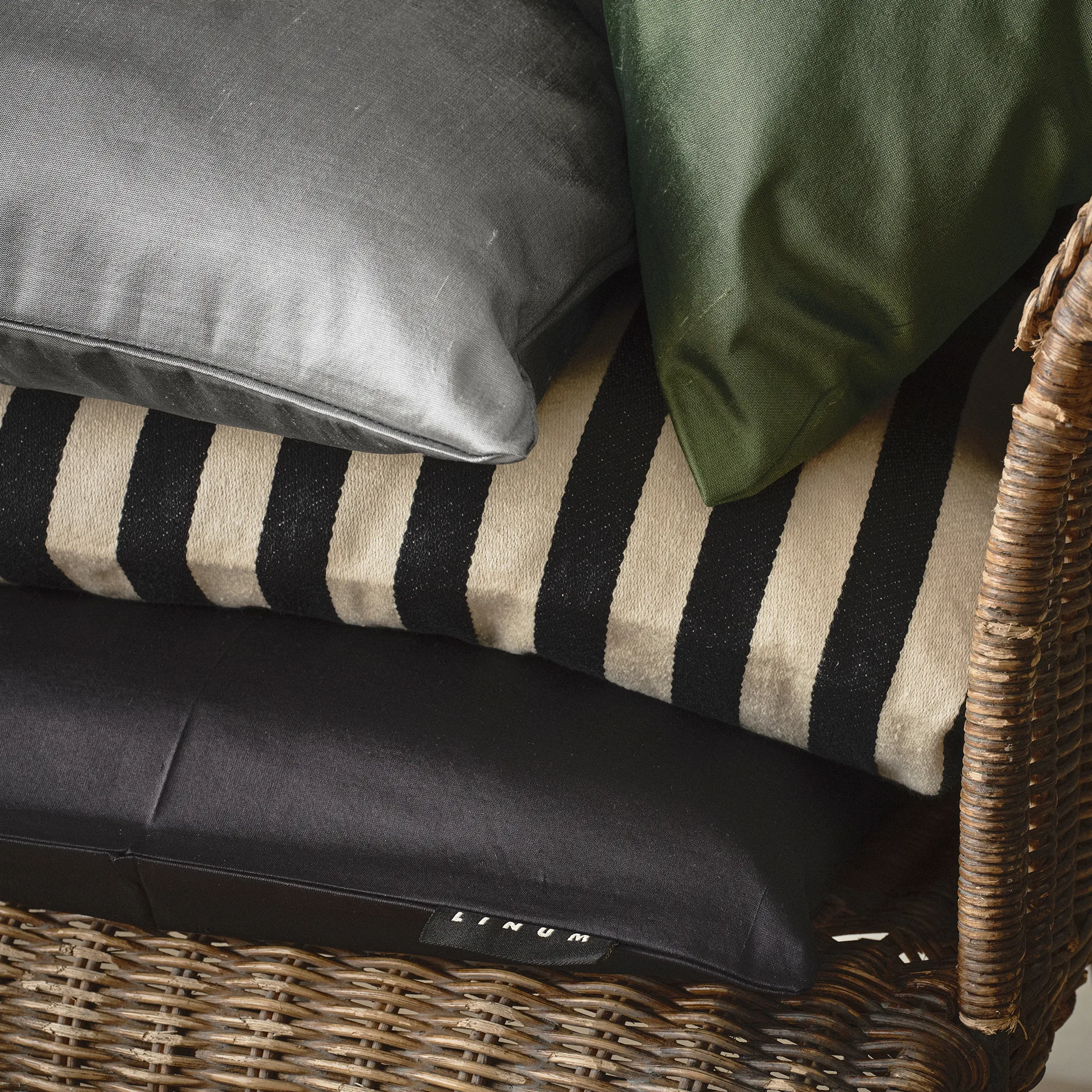 Amalfi kuddfodral 35x50 cm, Djup smaragdgrön Linum