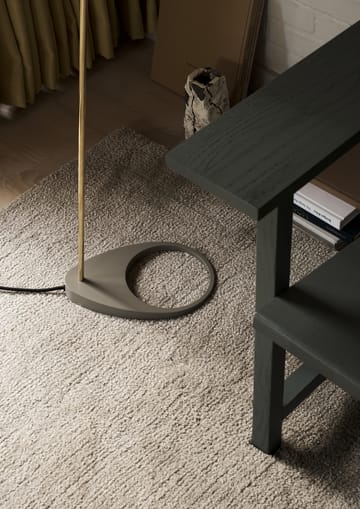AJ golvlampa - Brass-warm grey - Louis Poulsen