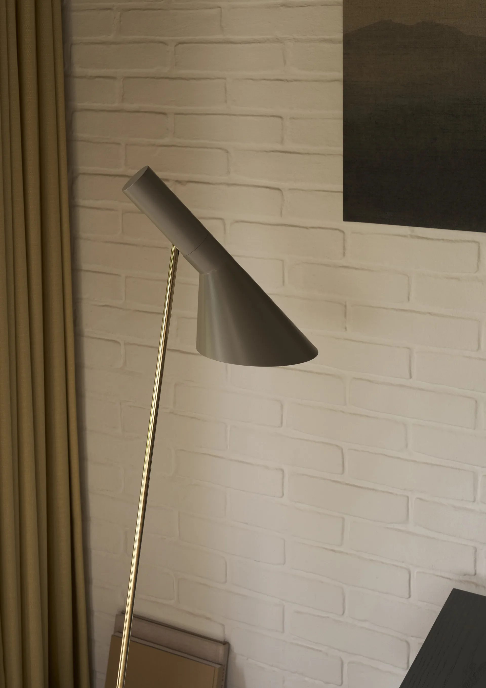 AJ golvlampa, Brass-warm grey Louis Poulsen