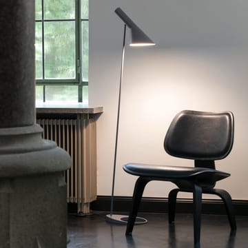 AJ golvlampa - Mörkgrå - Louis Poulsen