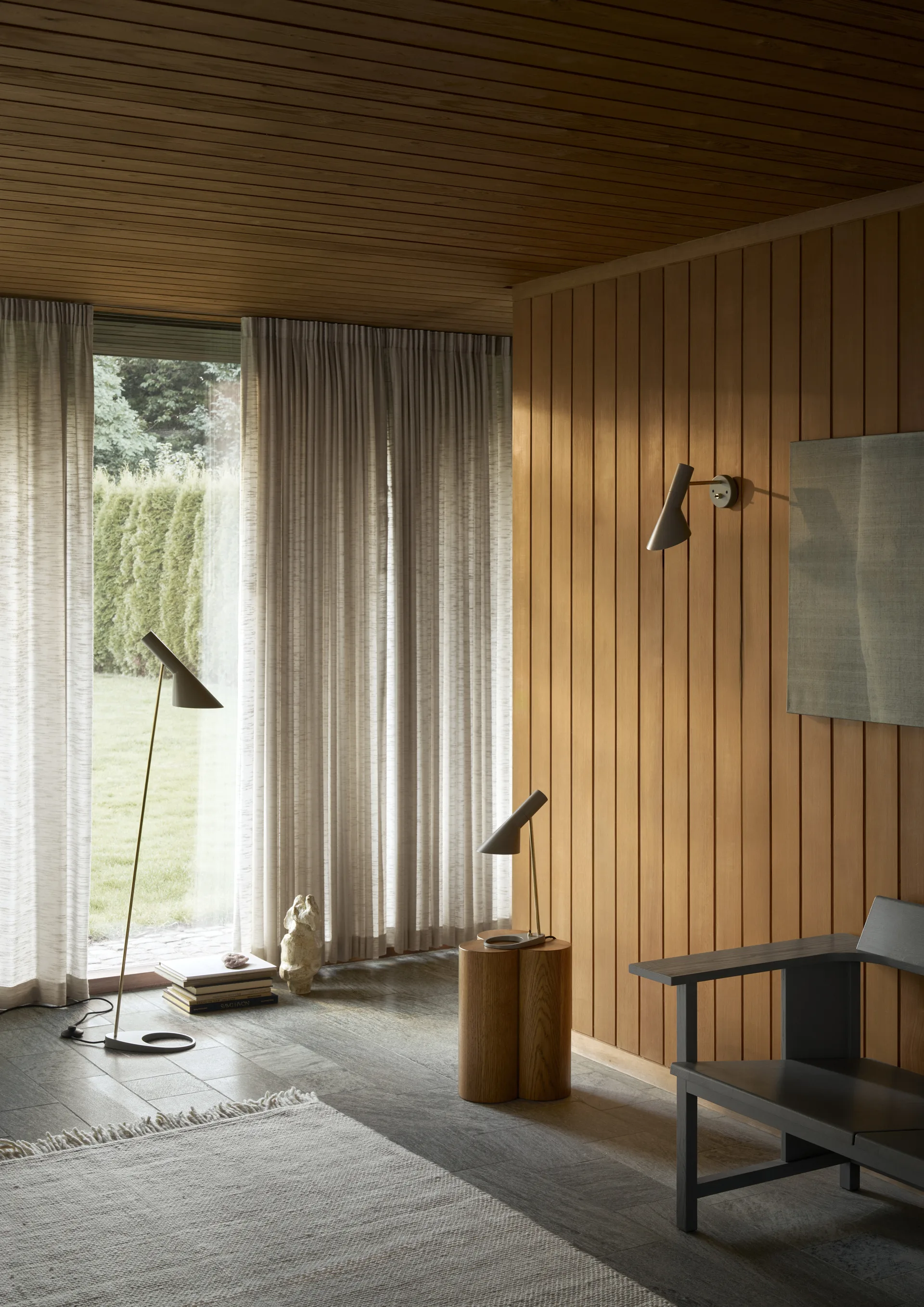 AJ vägglampa fast installation, Brass-warm grey Louis Poulsen