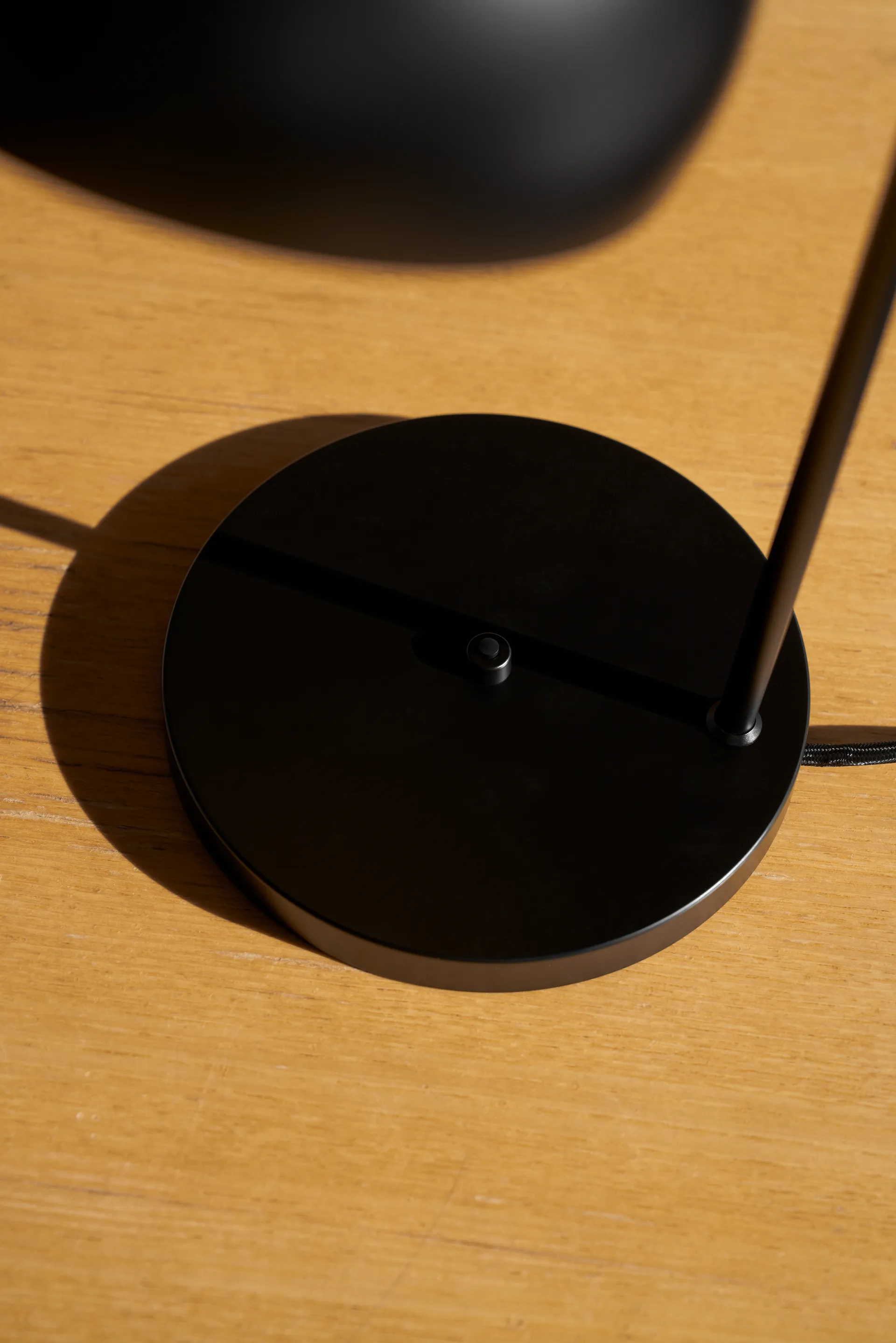 FJ Elements bordslampa Ø17,5 cm, Black Louis Poulsen