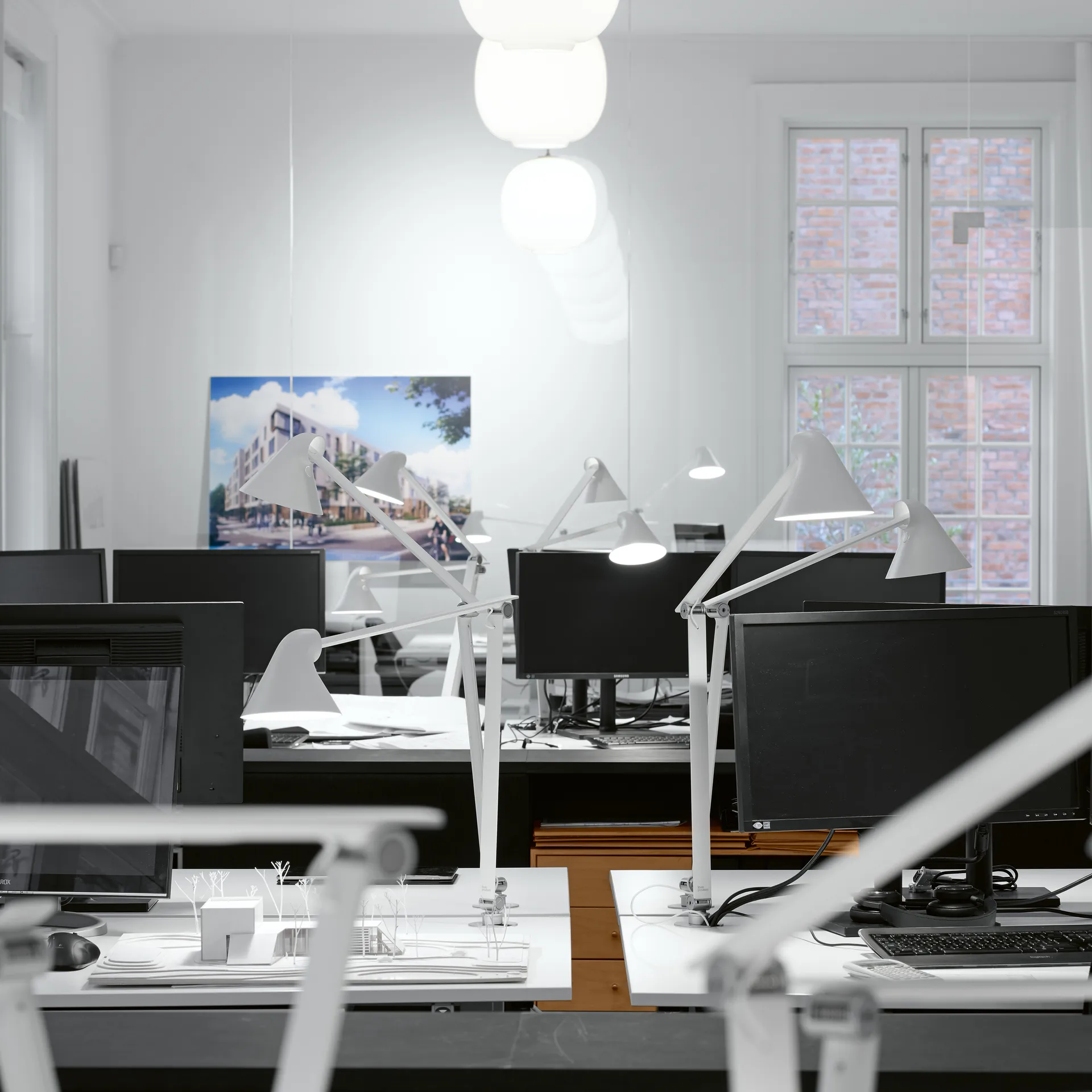 NJP bordslampa stift Ø10 mm, Vit Louis Poulsen