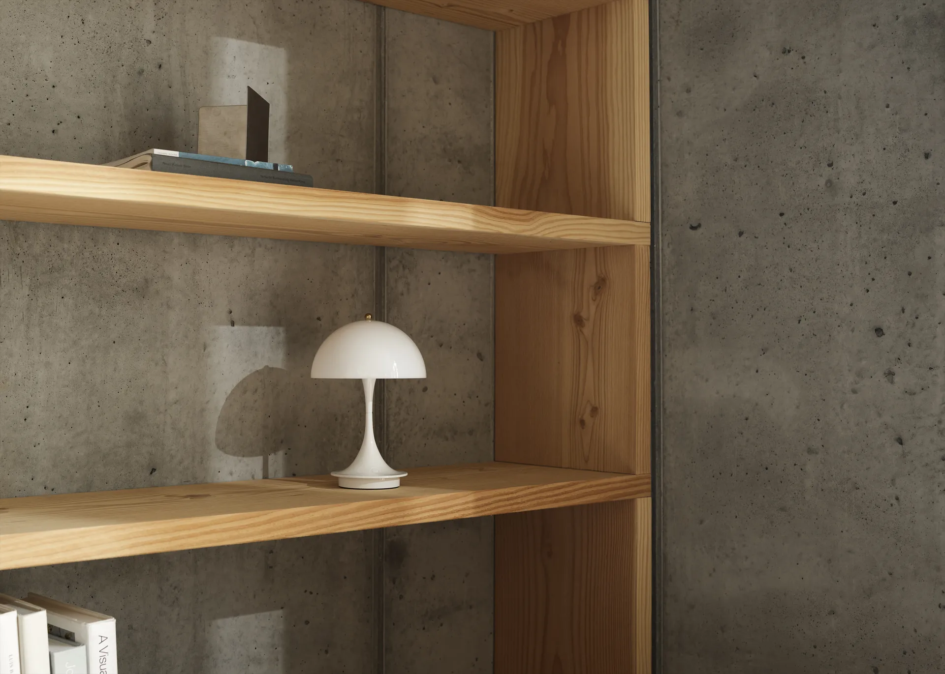 Panthella 160 portabel bordslampa Anniversary Edition, Brass metallised-white Louis Poulsen