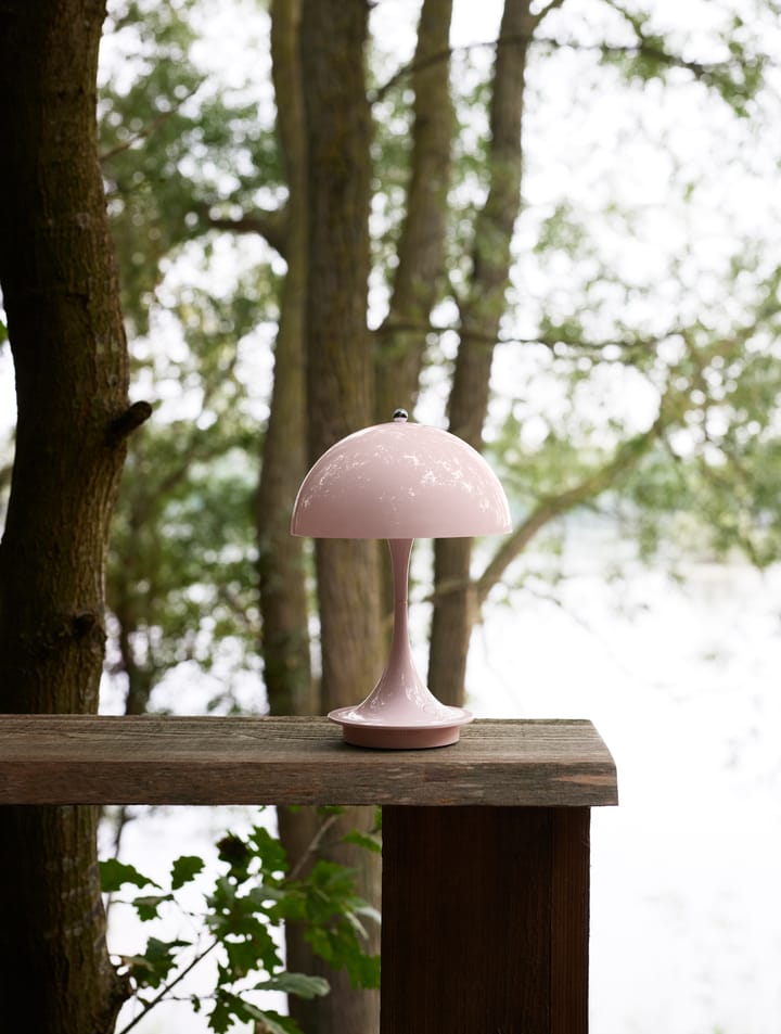Panthella 160 portable bordslampa - Pale rose - Louis Poulsen