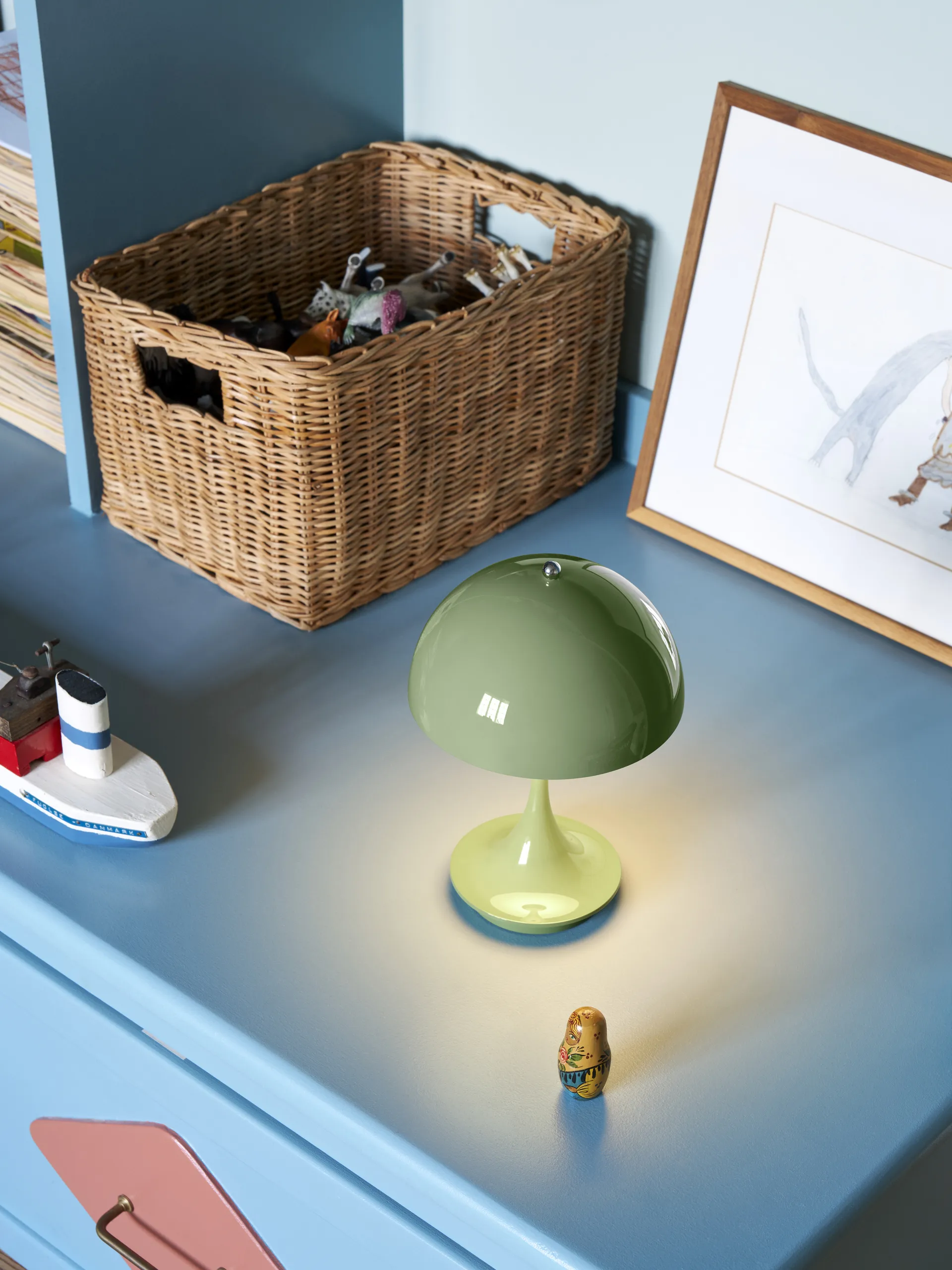 Panthella 160 Portable v3 bordslampa, Green Louis Poulsen