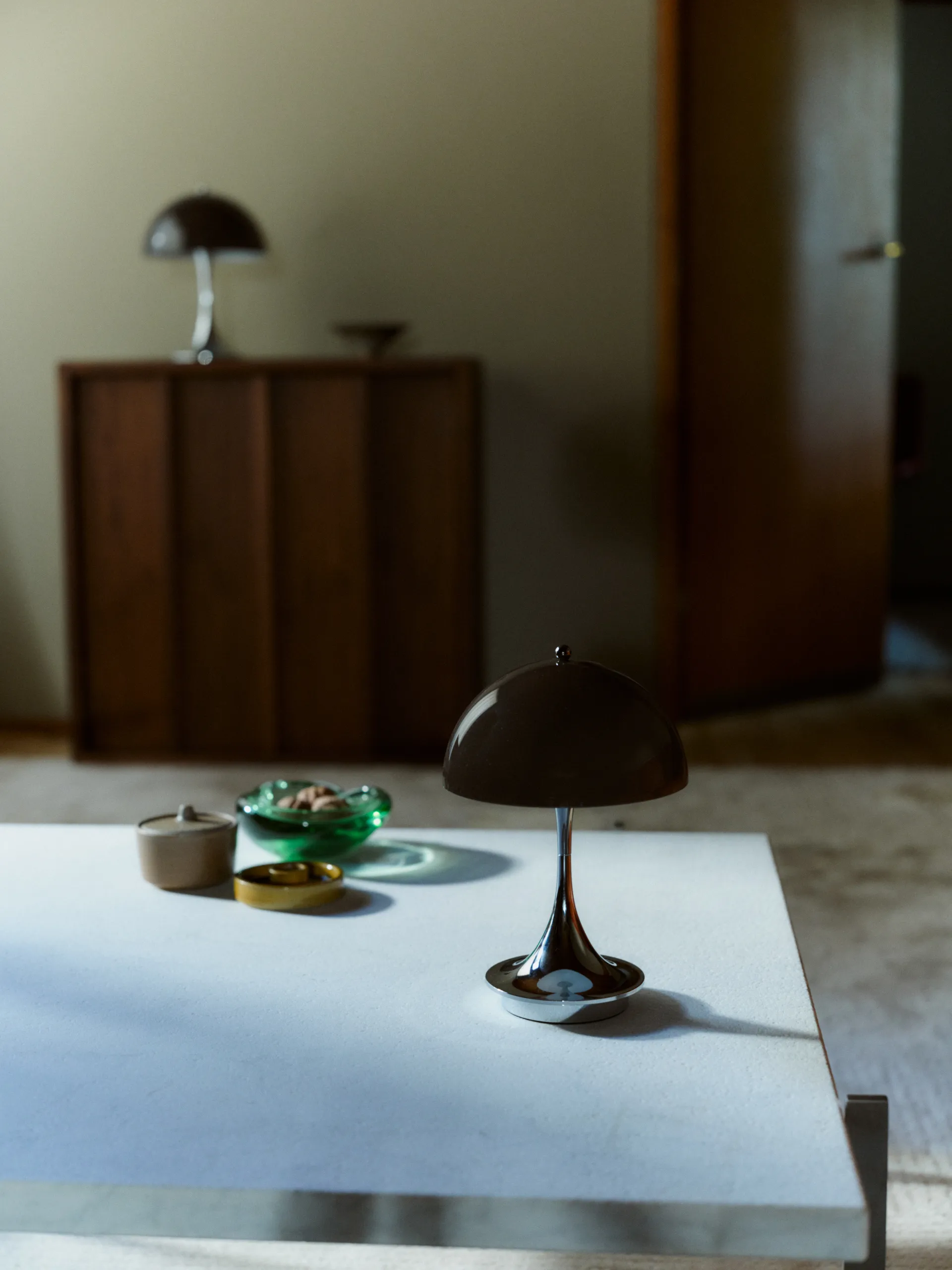 Panthella 160 Portable v3 bordslampa, Original Opal Brown Louis Poulsen