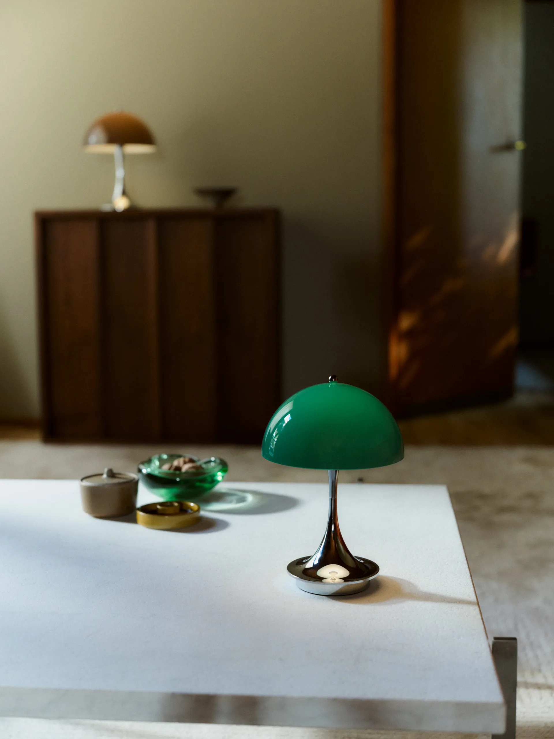 Panthella 160 Portable v3 bordslampa, Original Opal Green Louis Poulsen