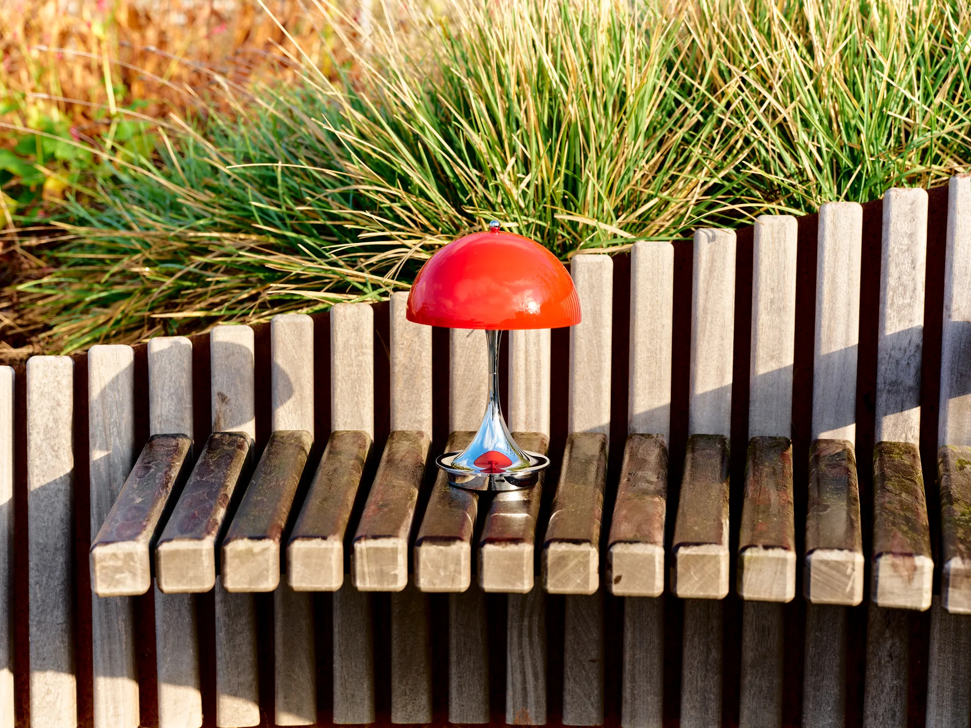 Panthella 160 Portable v3 bordslampa, Original Opal Red Louis Poulsen