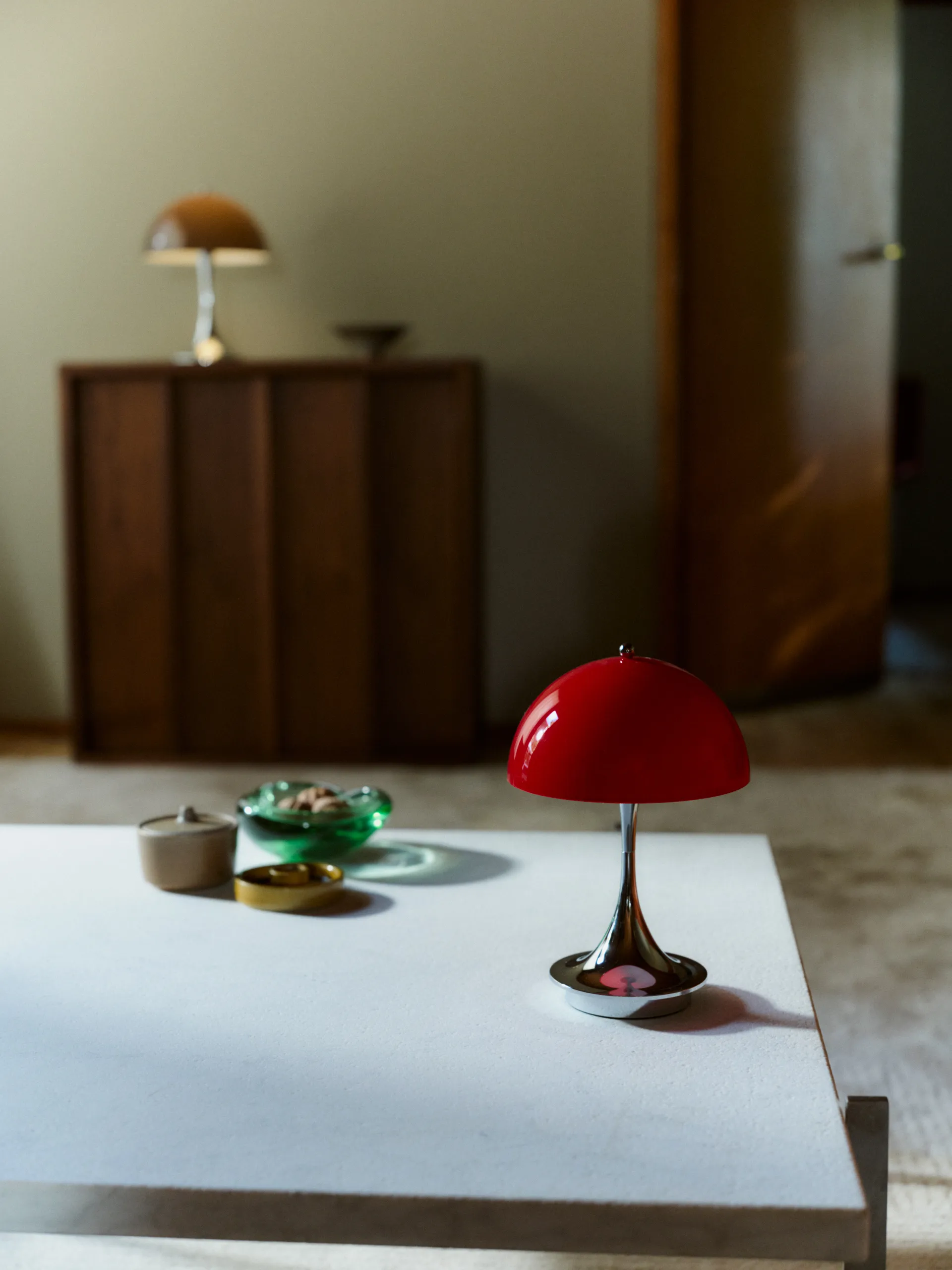 Panthella 160 Portable v3 bordslampa, Original Opal Red Louis Poulsen