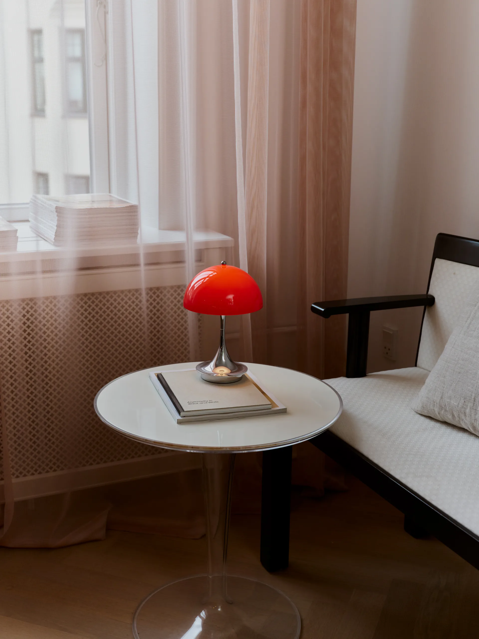 Panthella 160 Portable v3 bordslampa, Original Opal Red Louis Poulsen