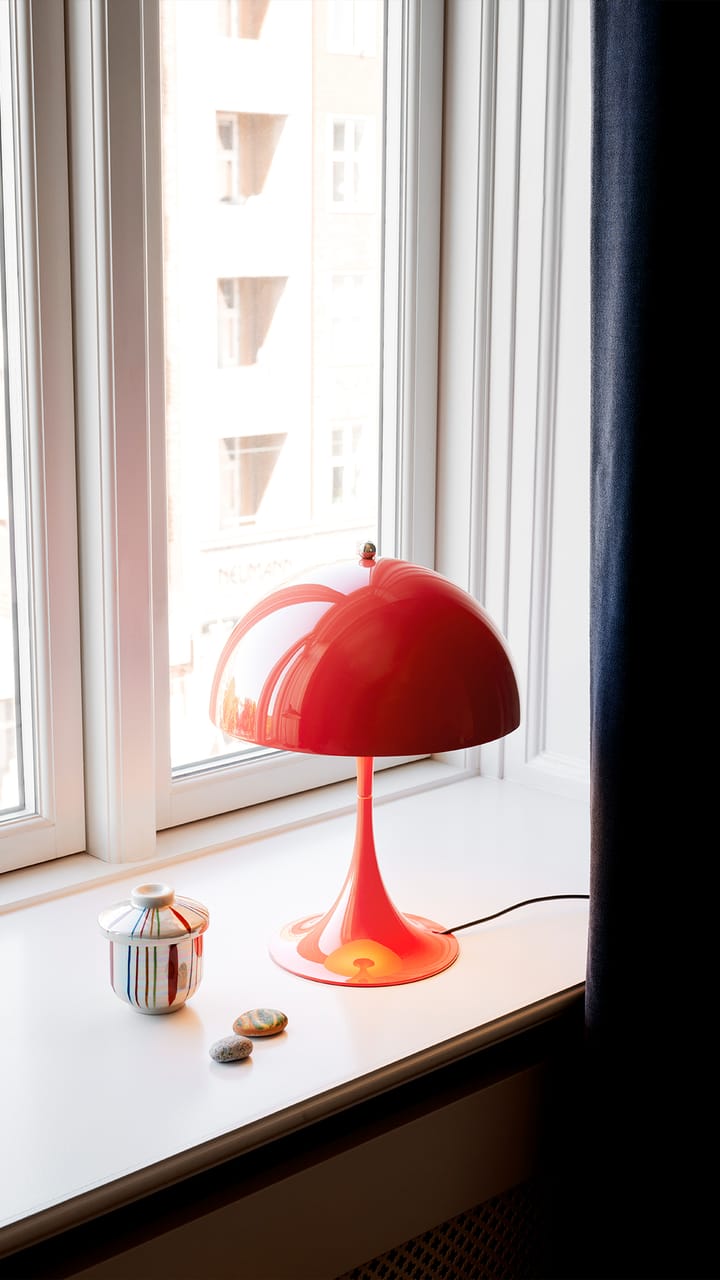 Panthella 250 bordslampa, Korall Louis Poulsen