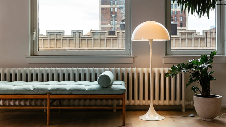 Panthella golvlampa, Vit akryl Louis Poulsen