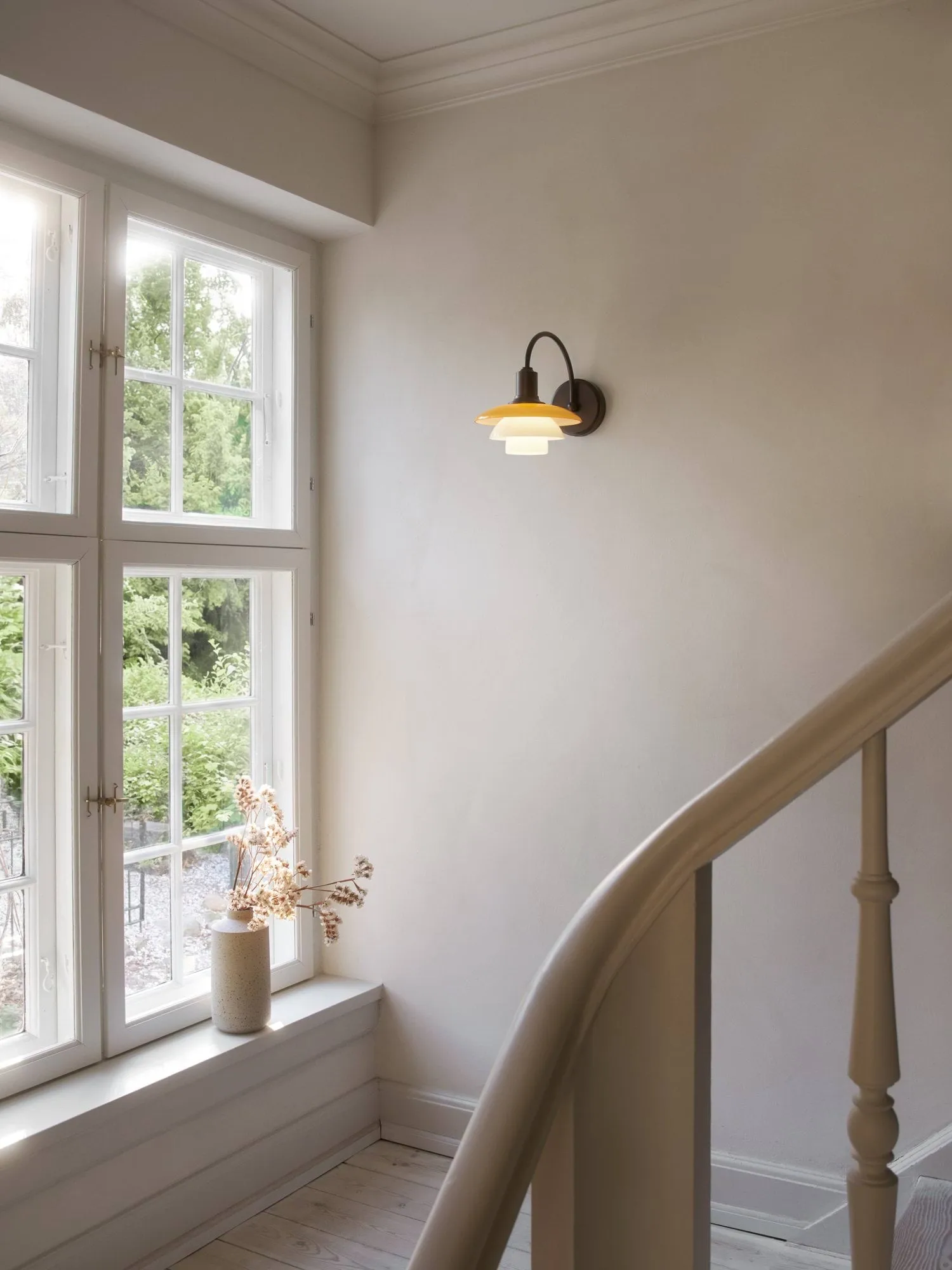 PH 2/2 Centenary Edition vägglampa, Amber-opal white, fast installation Louis Poulsen