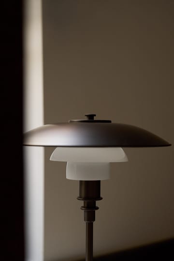 PH 3/2 Luna bordslampa - Aged brass-opalglas - Louis Poulsen