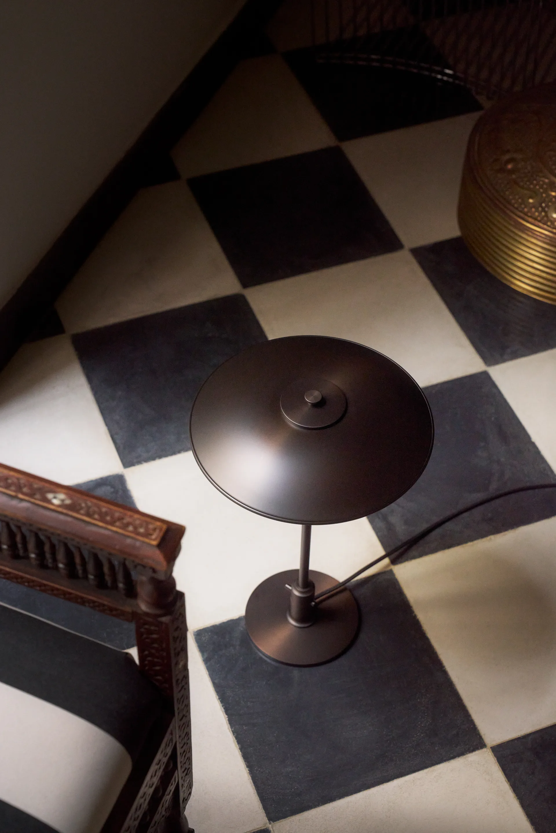 PH 3/2 Luna bordslampa, Aged brass-opalglas Louis Poulsen