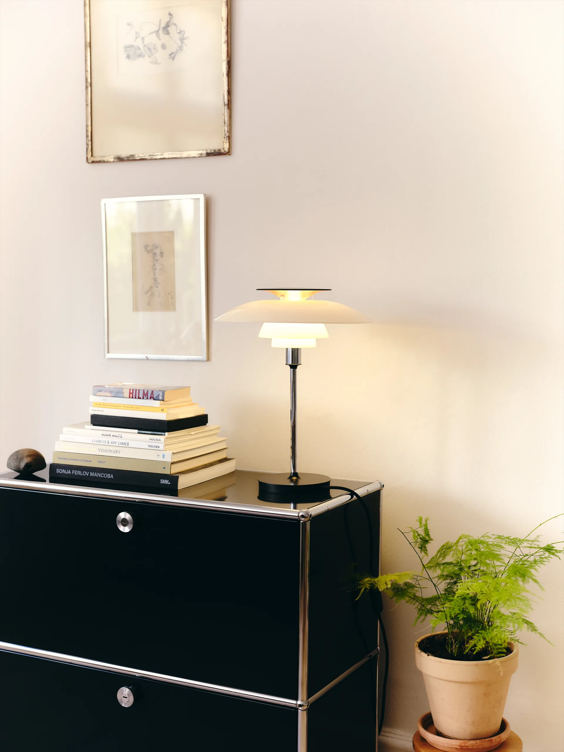 PH 80 bordslampa, Vit opal, krompläterad Louis Poulsen