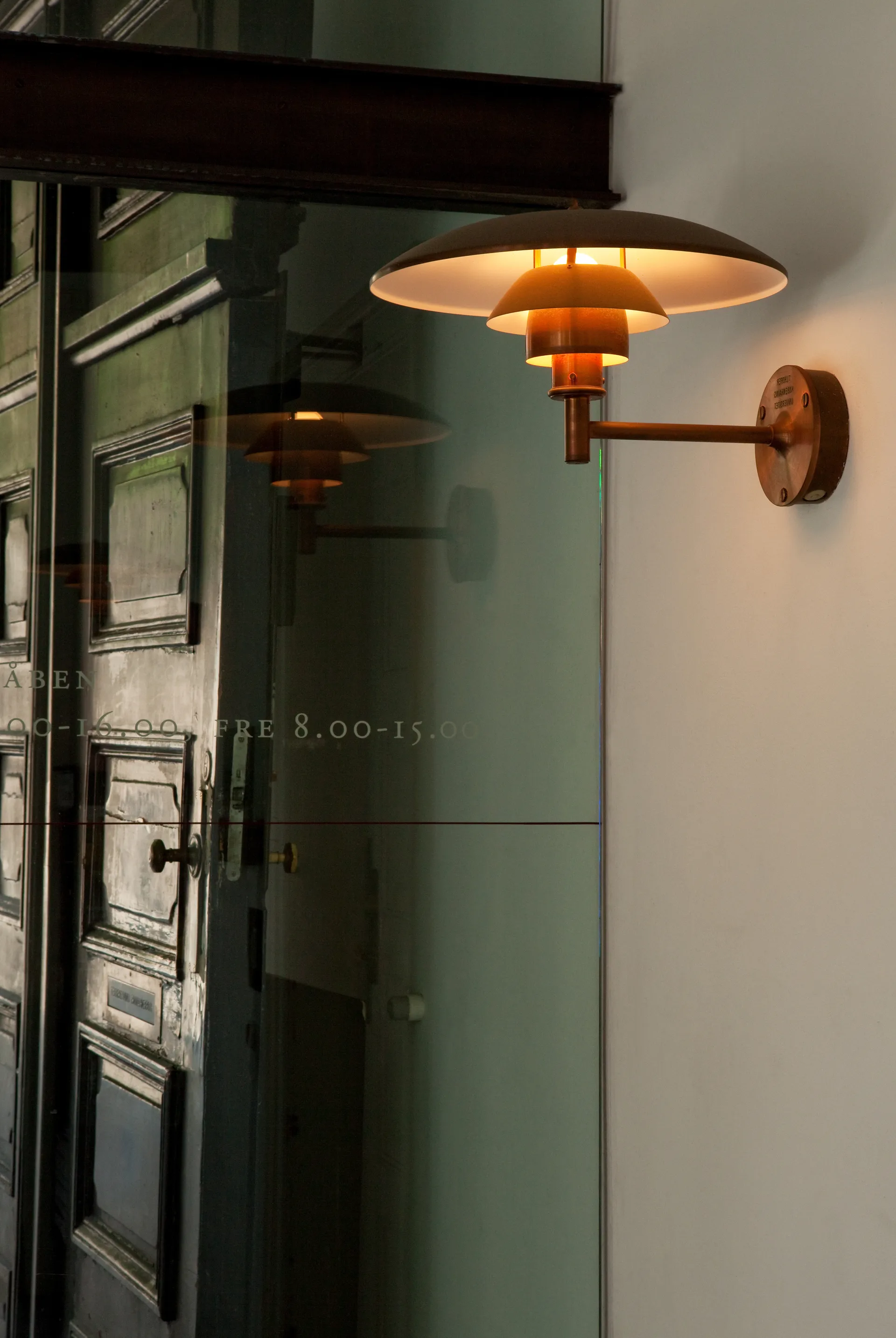 PH vägglampa, Brushed copper Louis Poulsen