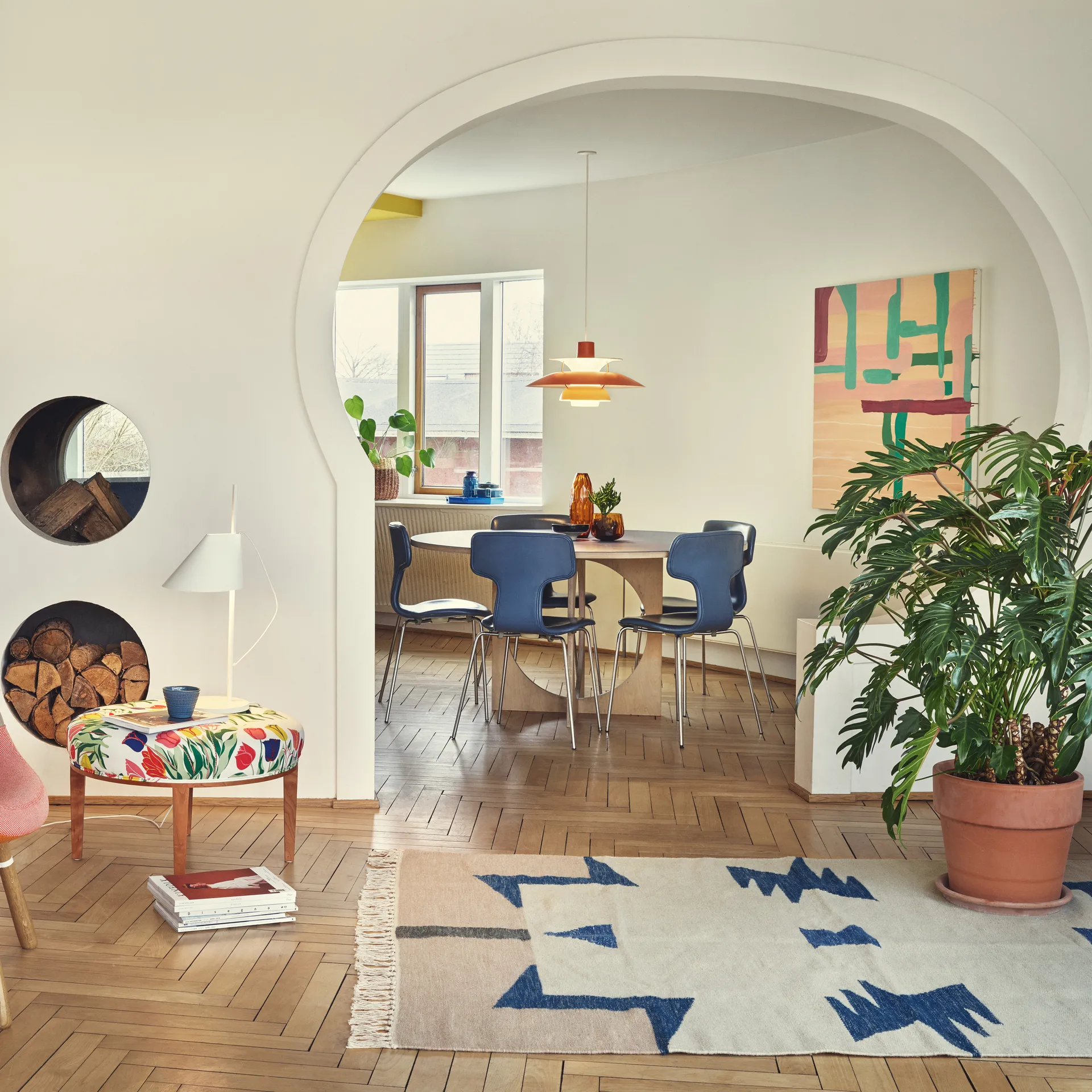 Yuh bordslampa, Vit Louis Poulsen