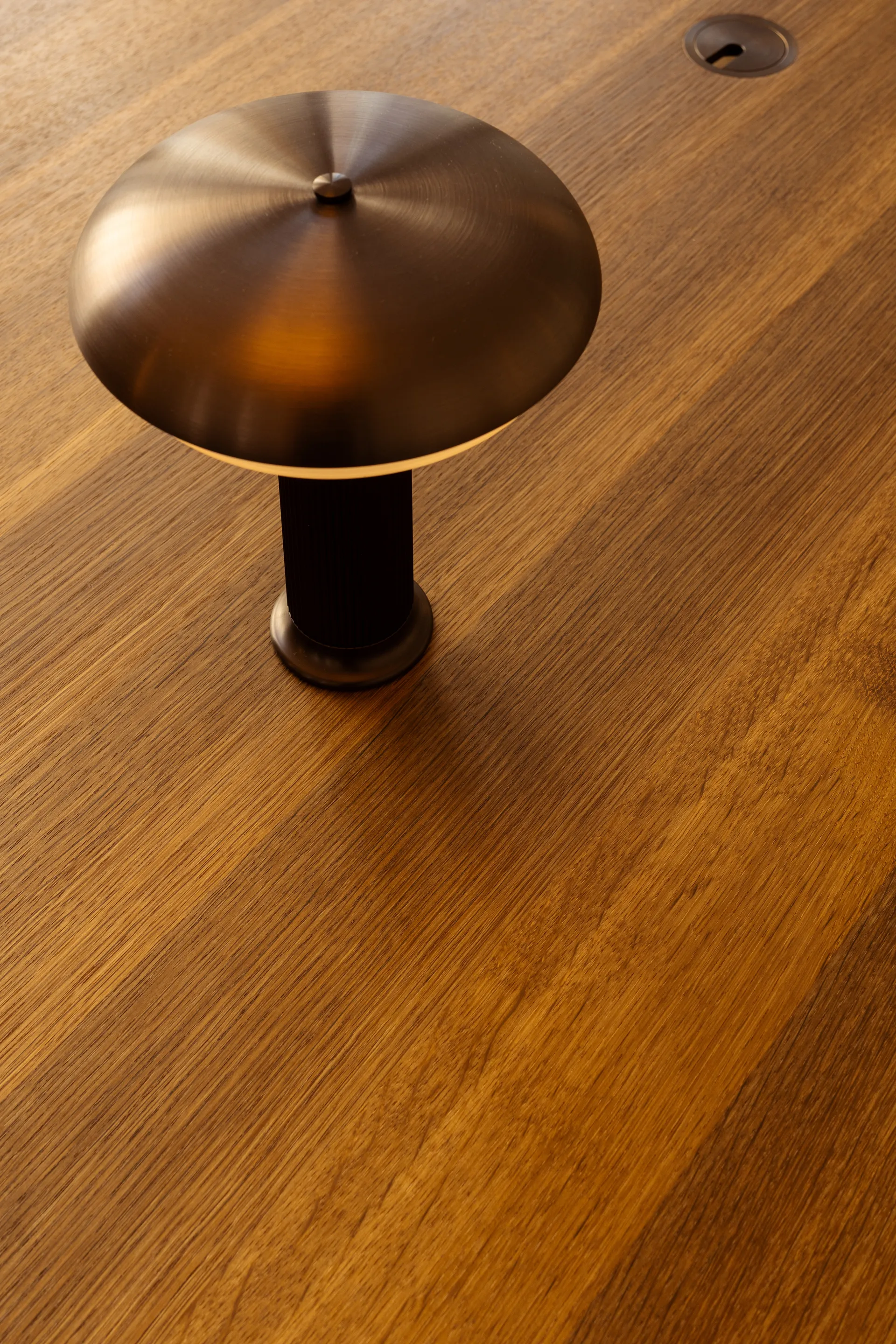 Noote bordslampa portabel, Bronze LYFA