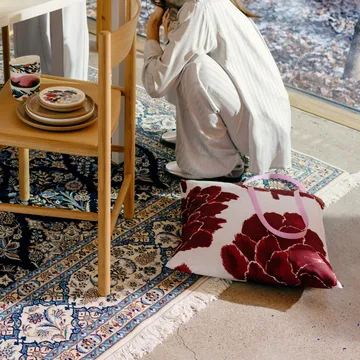 Käpykukka kuddfodral 50x50 cm - Ljusgrå-vinröd - Marimekko