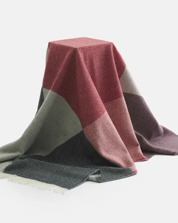 Sambara filt 140x180 cm - Off white-red-brown - Marimekko