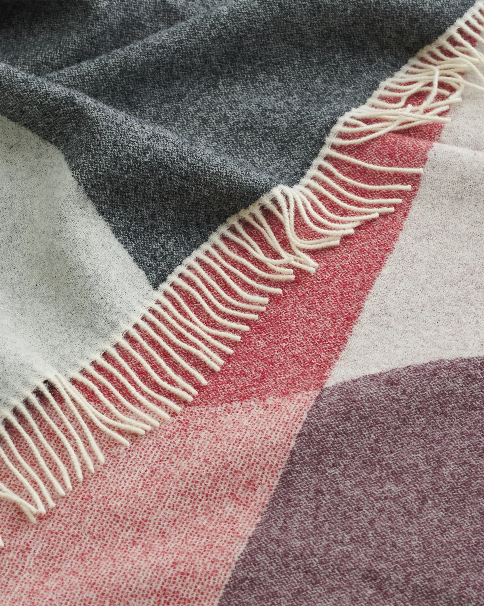 Sambara filt 140x180 cm, Off white-red-brown Marimekko