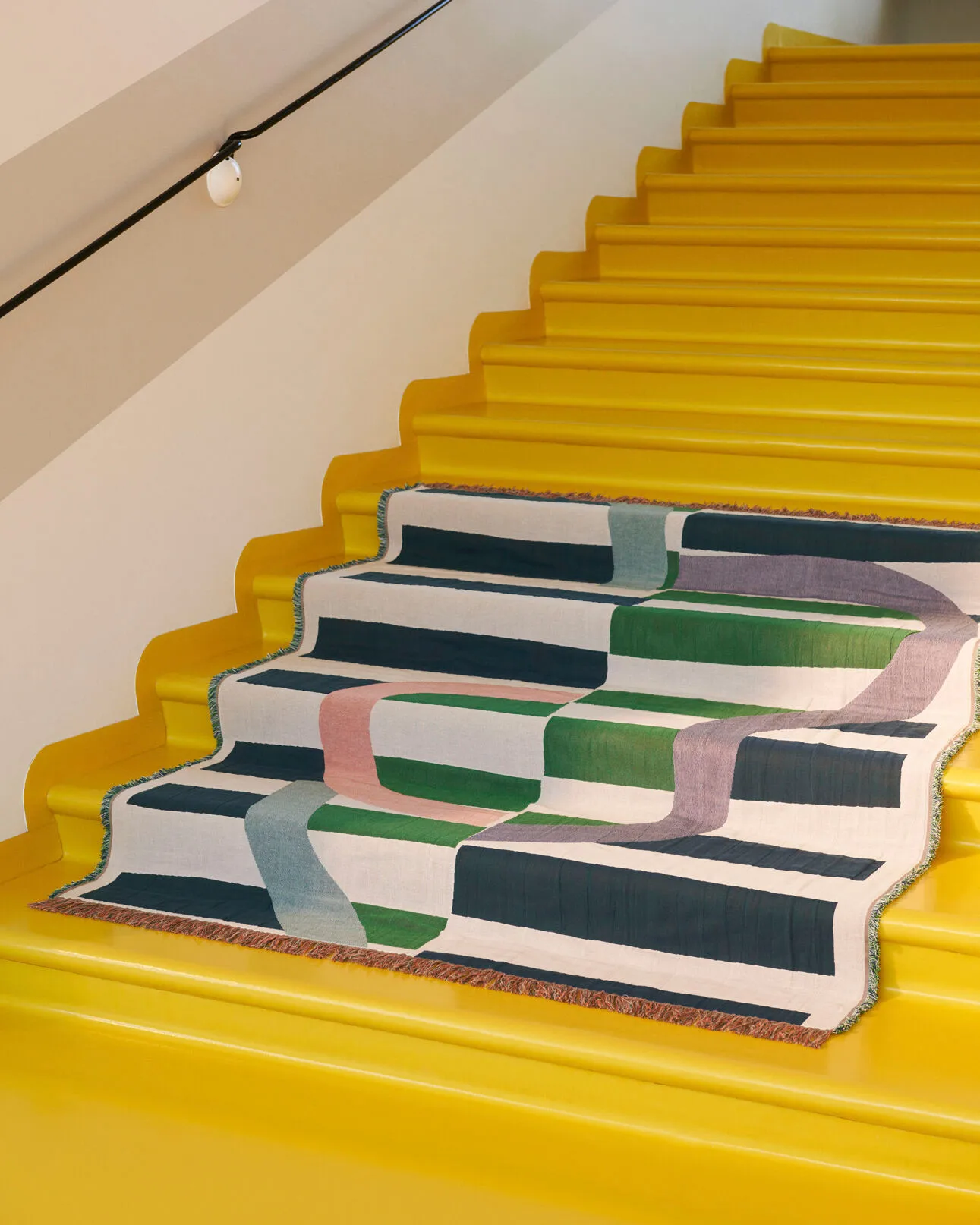 Siirto pläd jacquard 140x180 cm, Powder-d. blue-l. blue-coral Marimekko