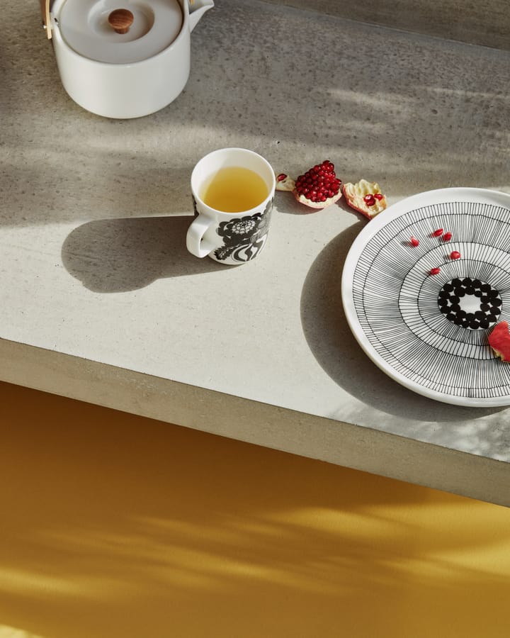 Siirtolapuutarha mugg 2,5 dl, svart-vit (Finland 100 år) Marimekko