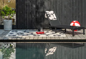 Unikko matta outdoor - Charcoal-white, 160x230 cm - Marimekko